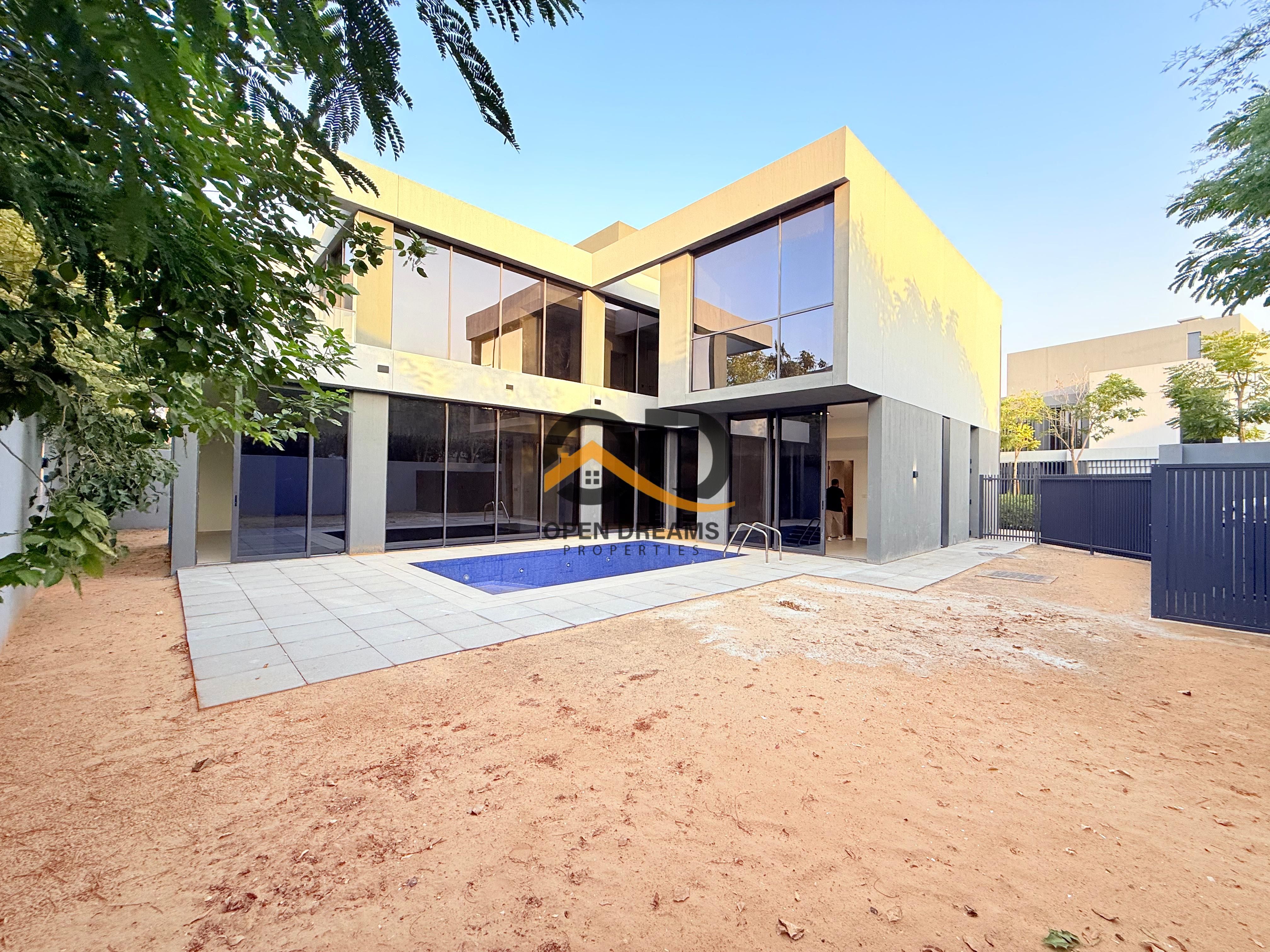 Luxury 4 Bedroom Villa with Private Pool