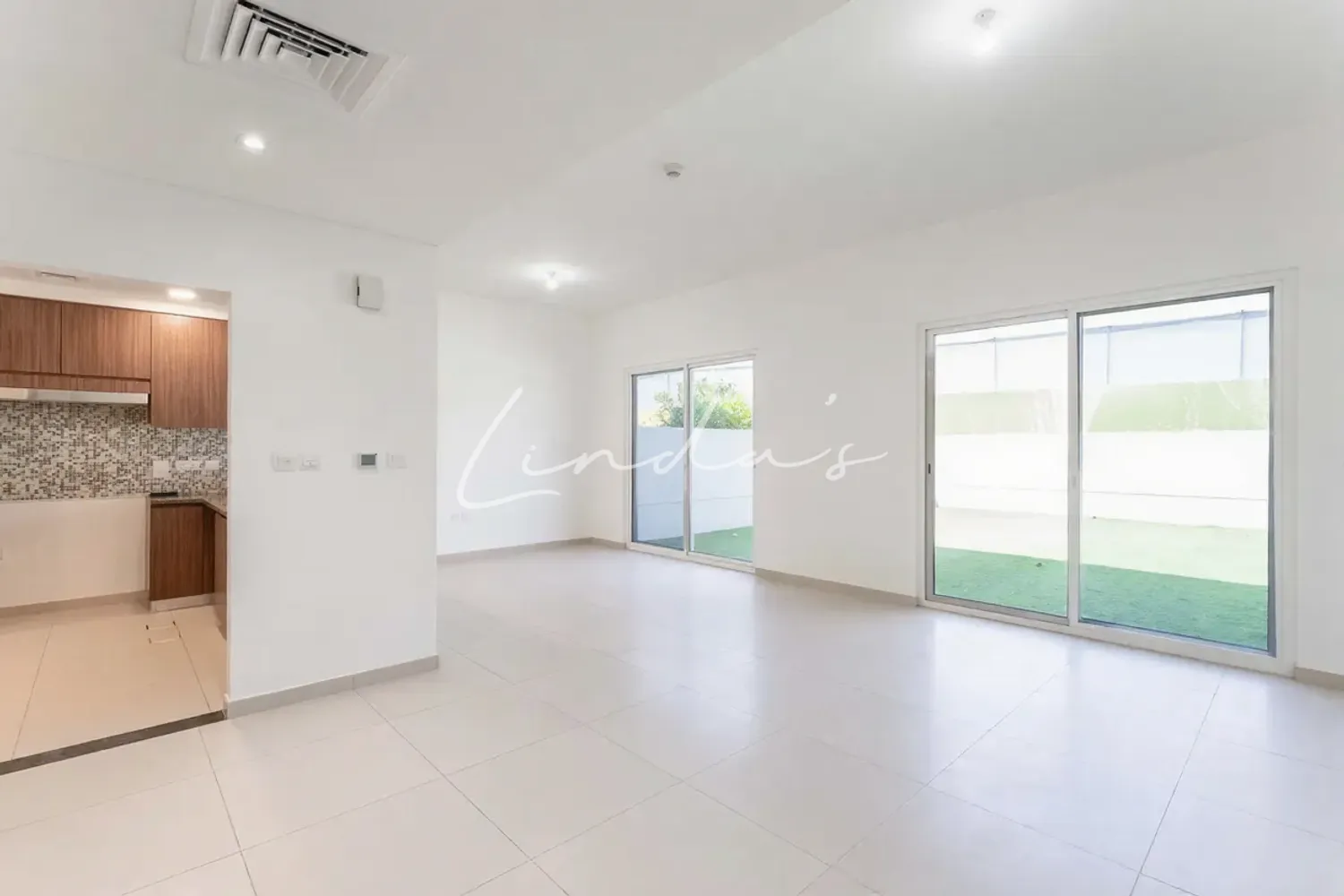 Single Row Type B | 3BR+Maid | Near Community Pool