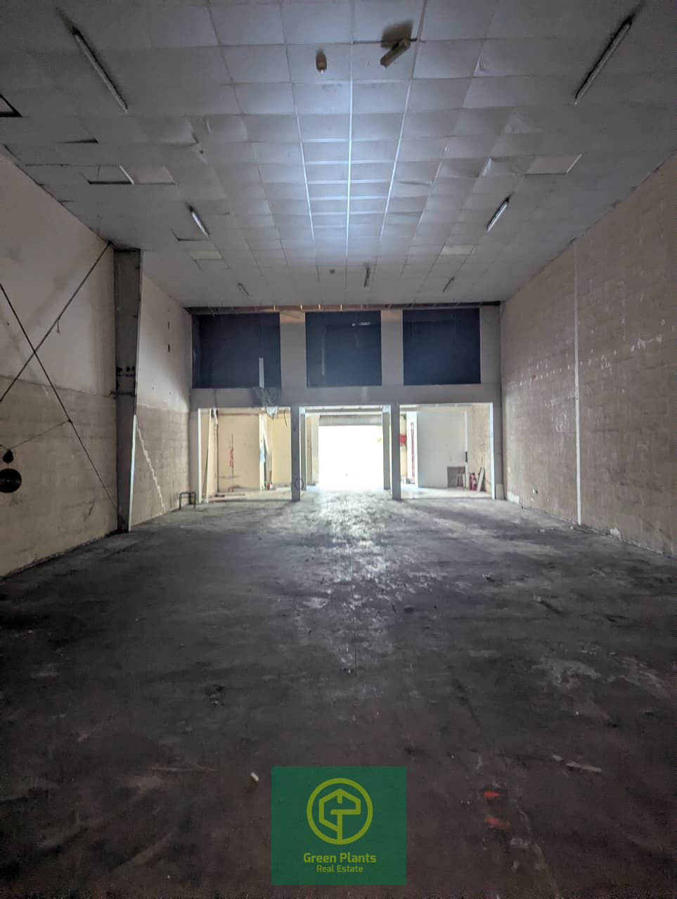 Al Qusais 3,000 sq. Ft warehouse available short term for storage purposes