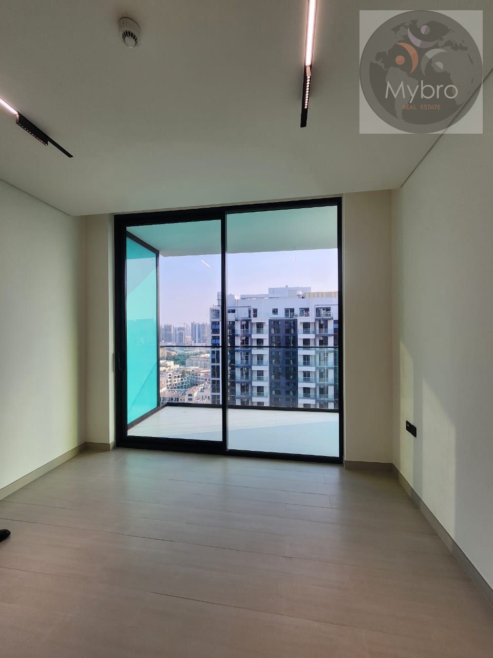 Fully Fitted | Prime Location | Ready