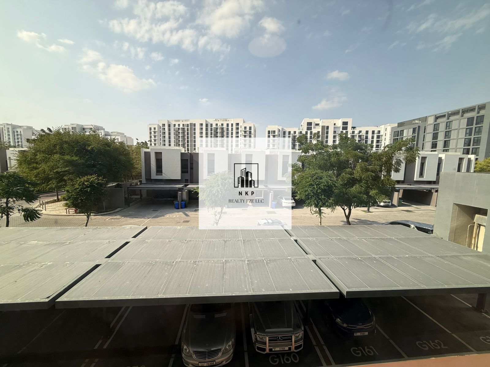 Spacious luxurious 1bhk apartment with closed kitchen and 2 bathrooms