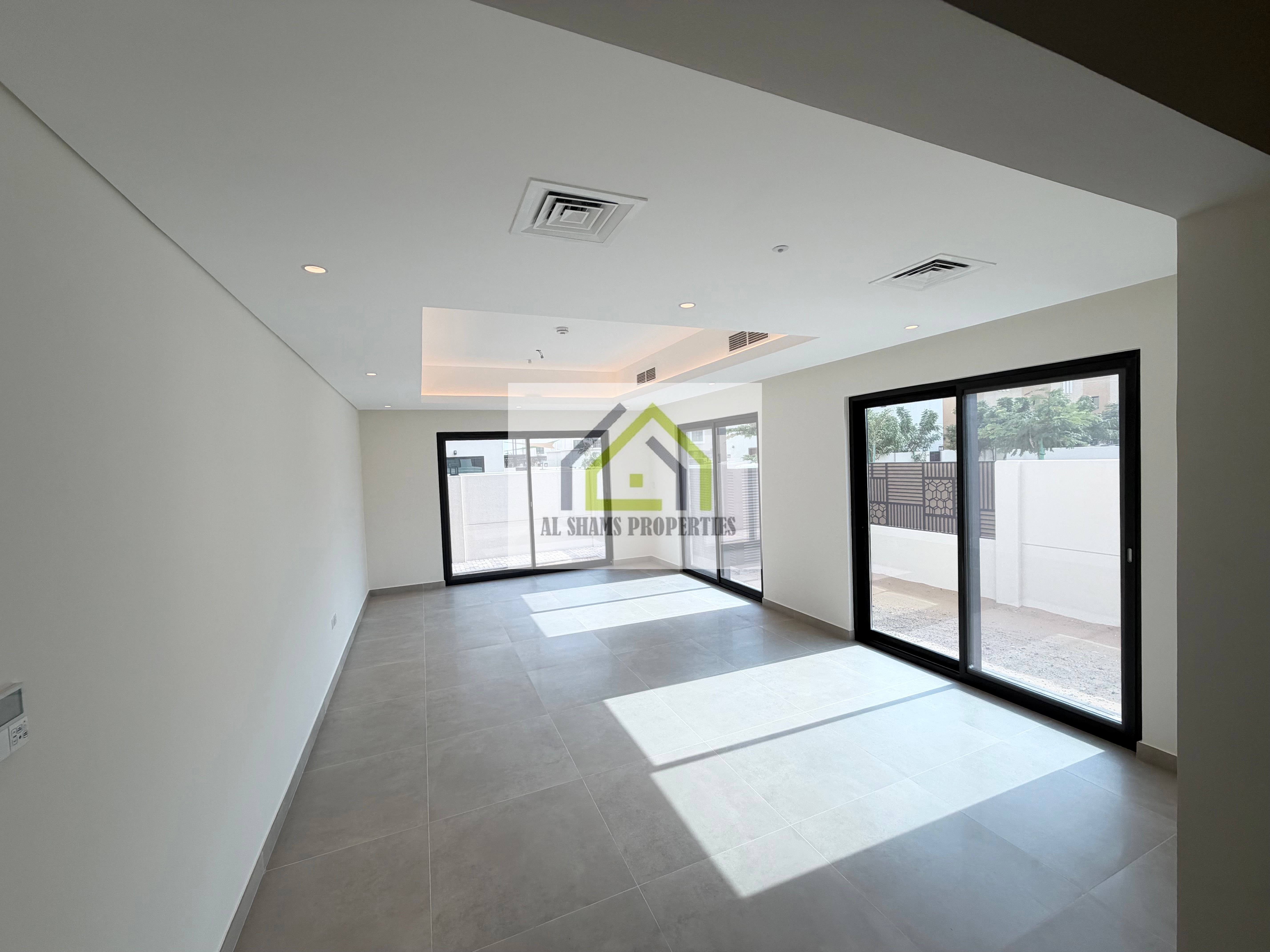 Brand New Corner 3Bed (2 Majlis + 2 Kitchen)4 payment