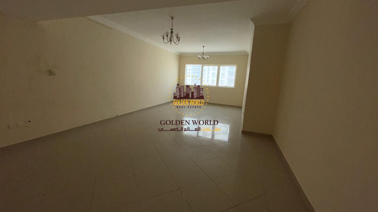 3BR apartment with parking in Al Taawun. Master room, 3 bathrooms, built-in wardrobes, storage room, spacious layout, open view. Rent AED 60,000.