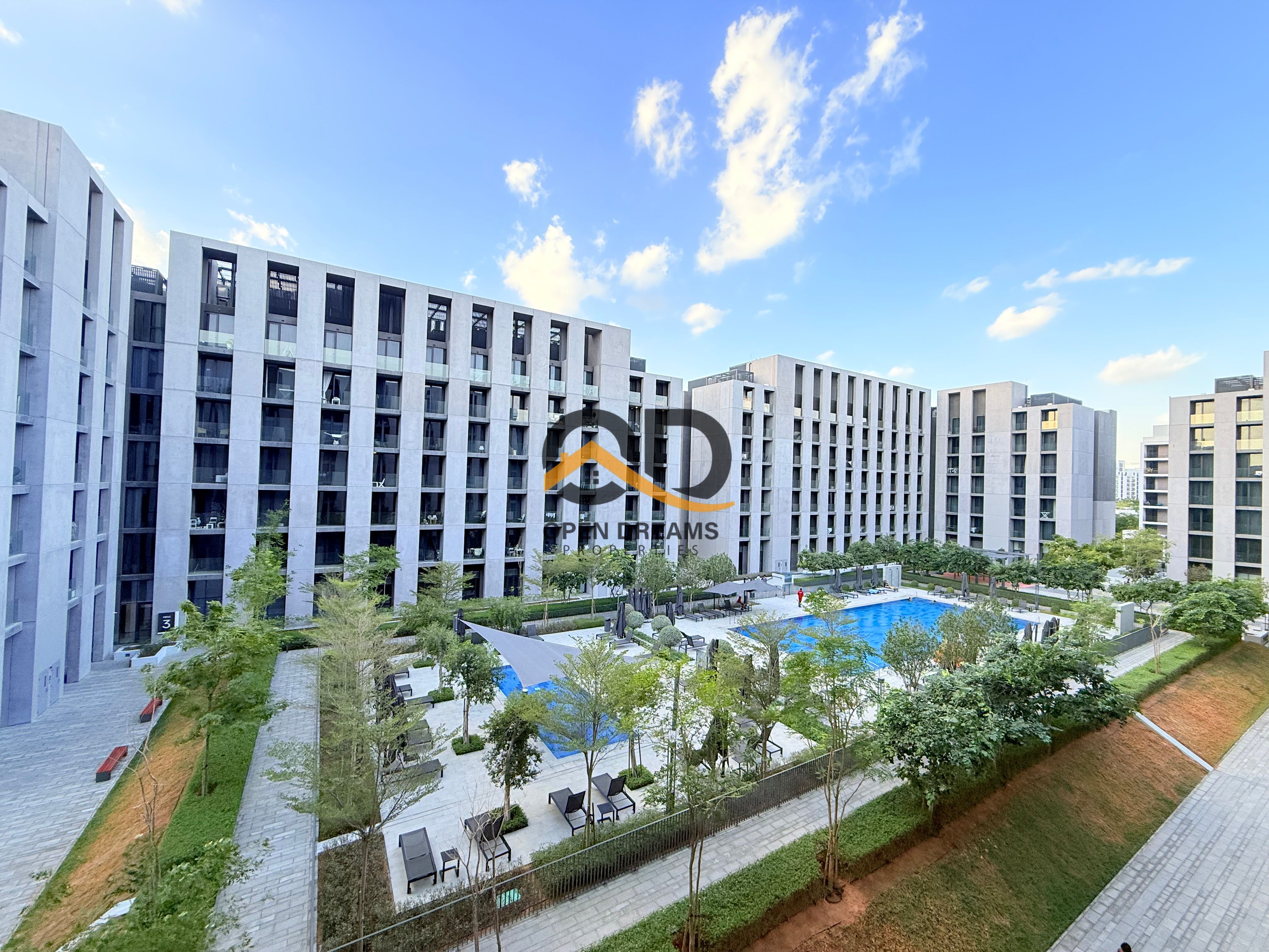 Huge Size/1BR Pool View With 2 Balconies