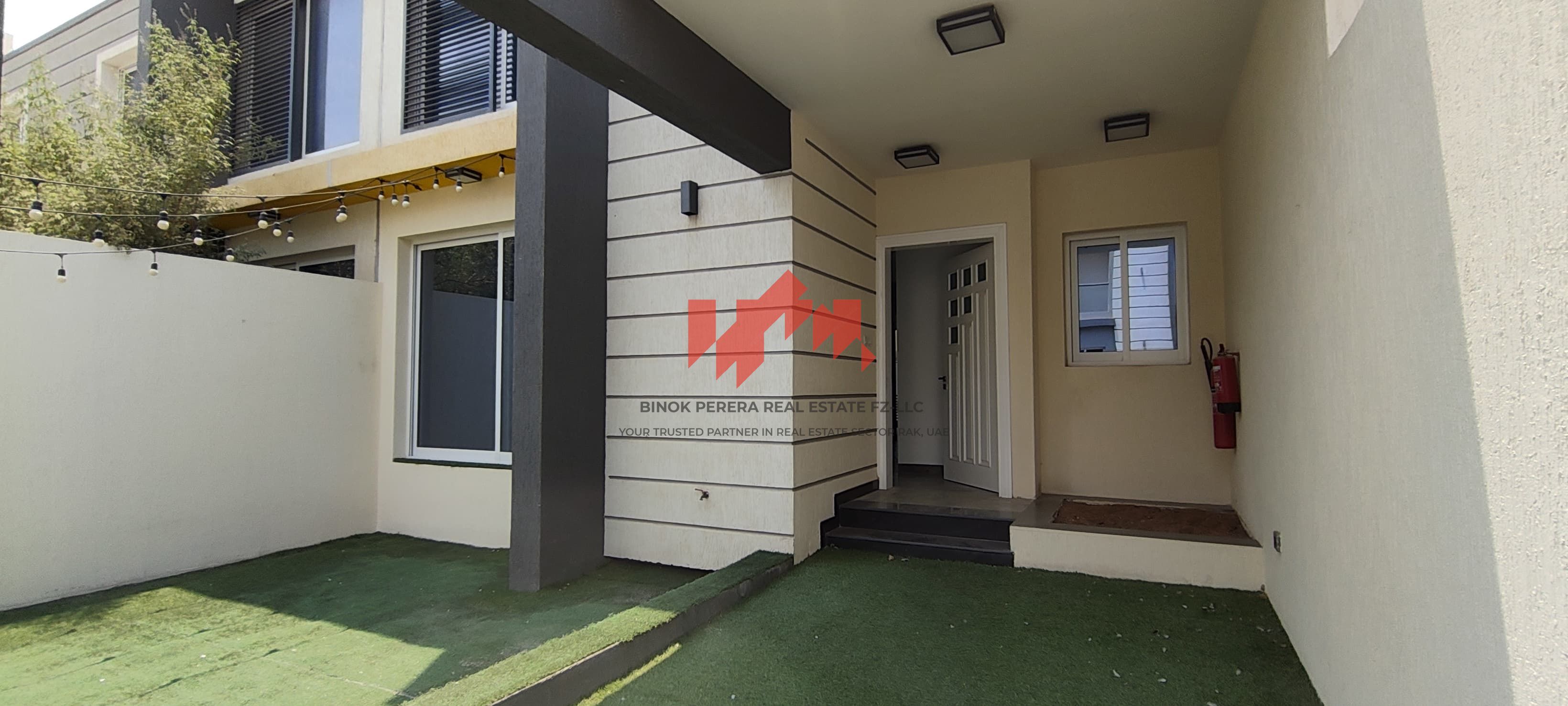 3 BR Villa for Rent in Khuzam, Spacious Living