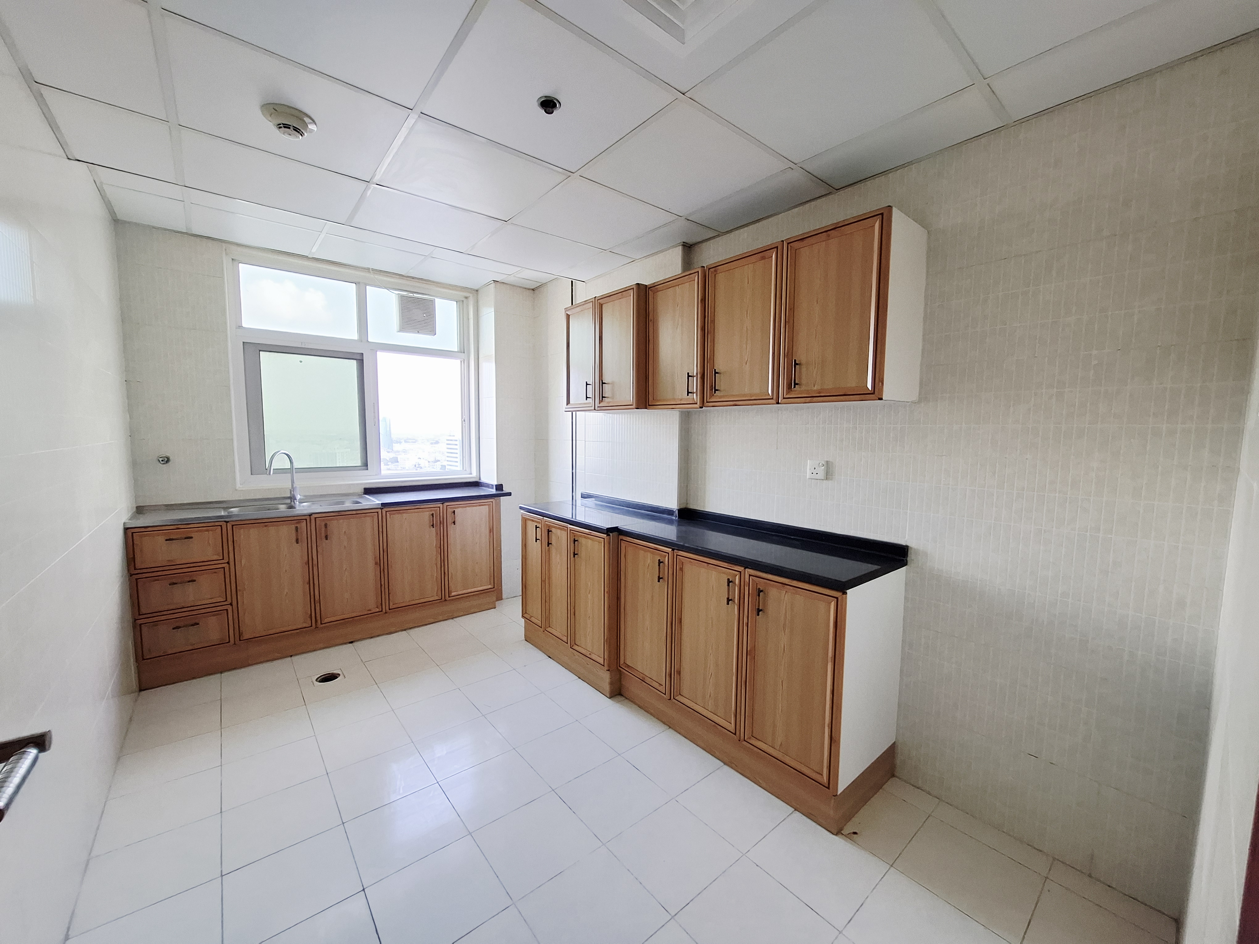 Spacious 2-BHK 2 Master Bed Wardrobes Closed Hall Balcony Central AC for Family