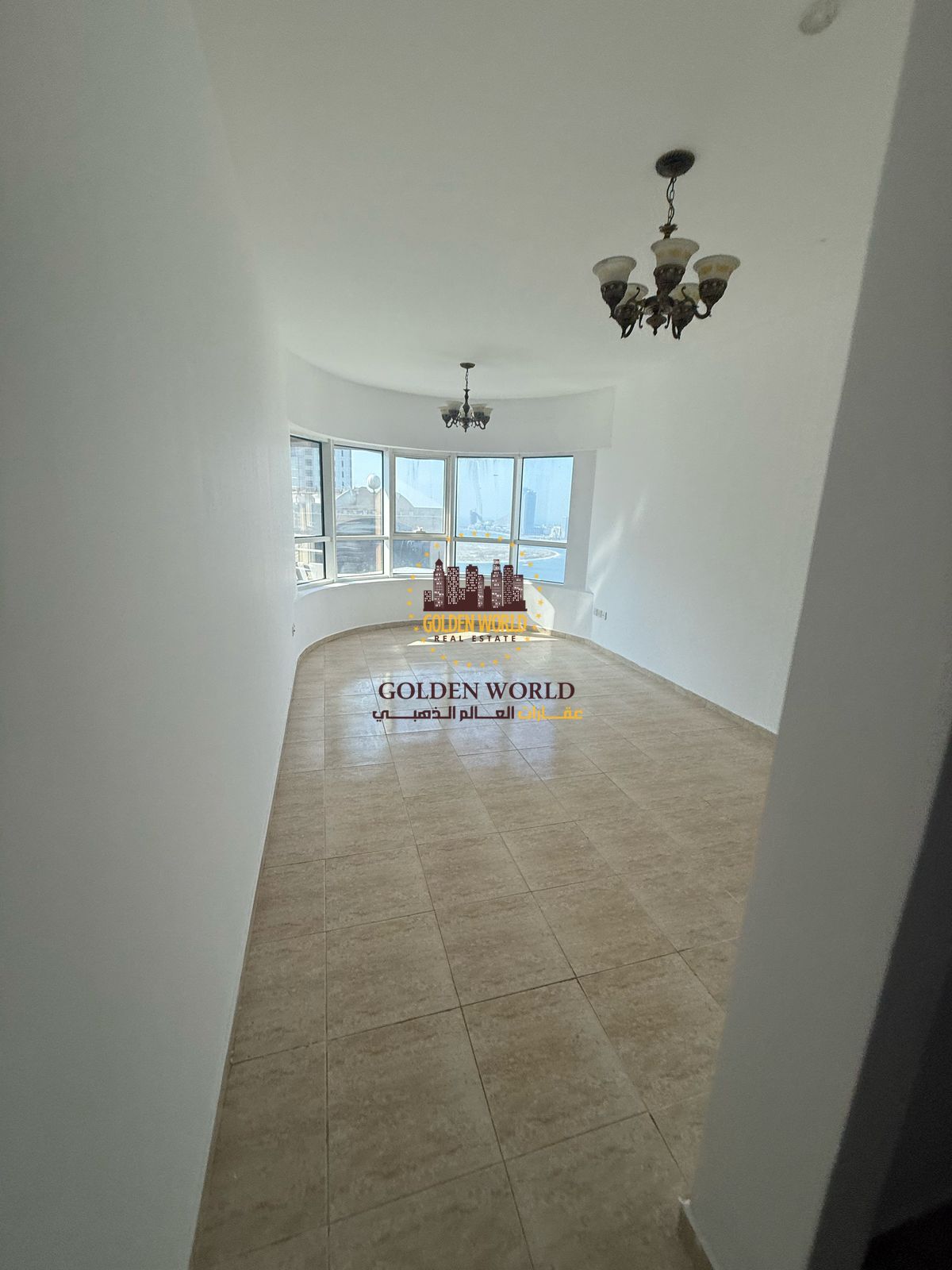 3BR Apartment with Living Room for Rent, Spacious, AC Paid by Owner, Free Parking, Gym & Pool, High-Quality Finish, Prime Location, Family-Friendly