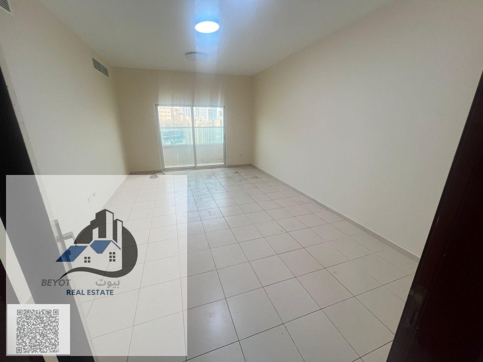Two bedrooms and a living room for annual rent in Ajman, Al-Nuaimiya 1, opposite Al-Hikma School