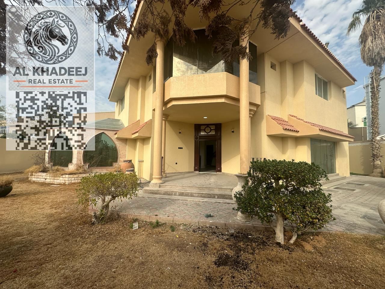 Luxury villa for rent in Al Ramaqiya, Sharjah. 4 spacious rooms, large halls, 2 kitchens, central AC, big yard. Annual rent AED 160K with flexible pay