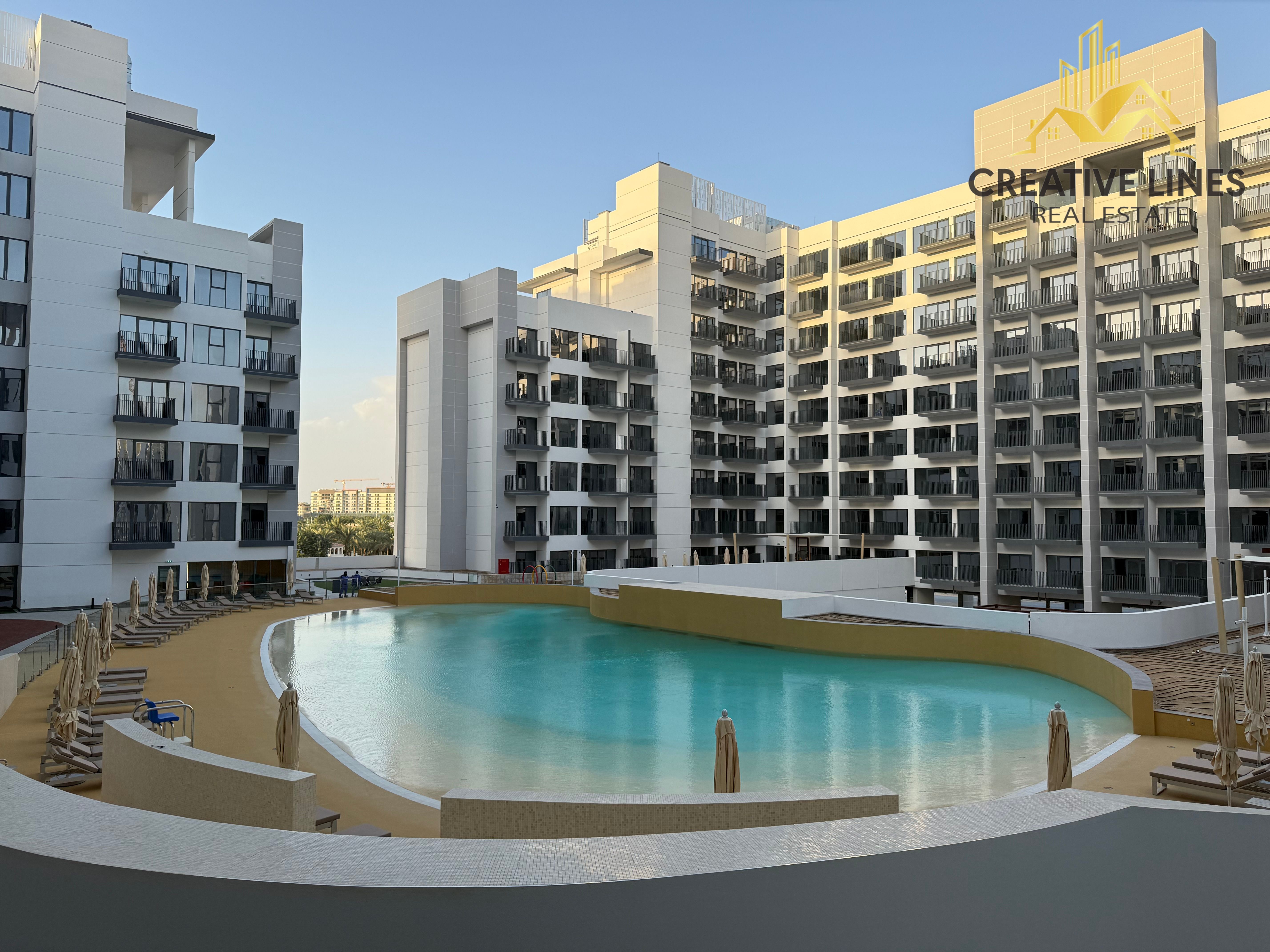 Brand new // Ready to move // Pool view //