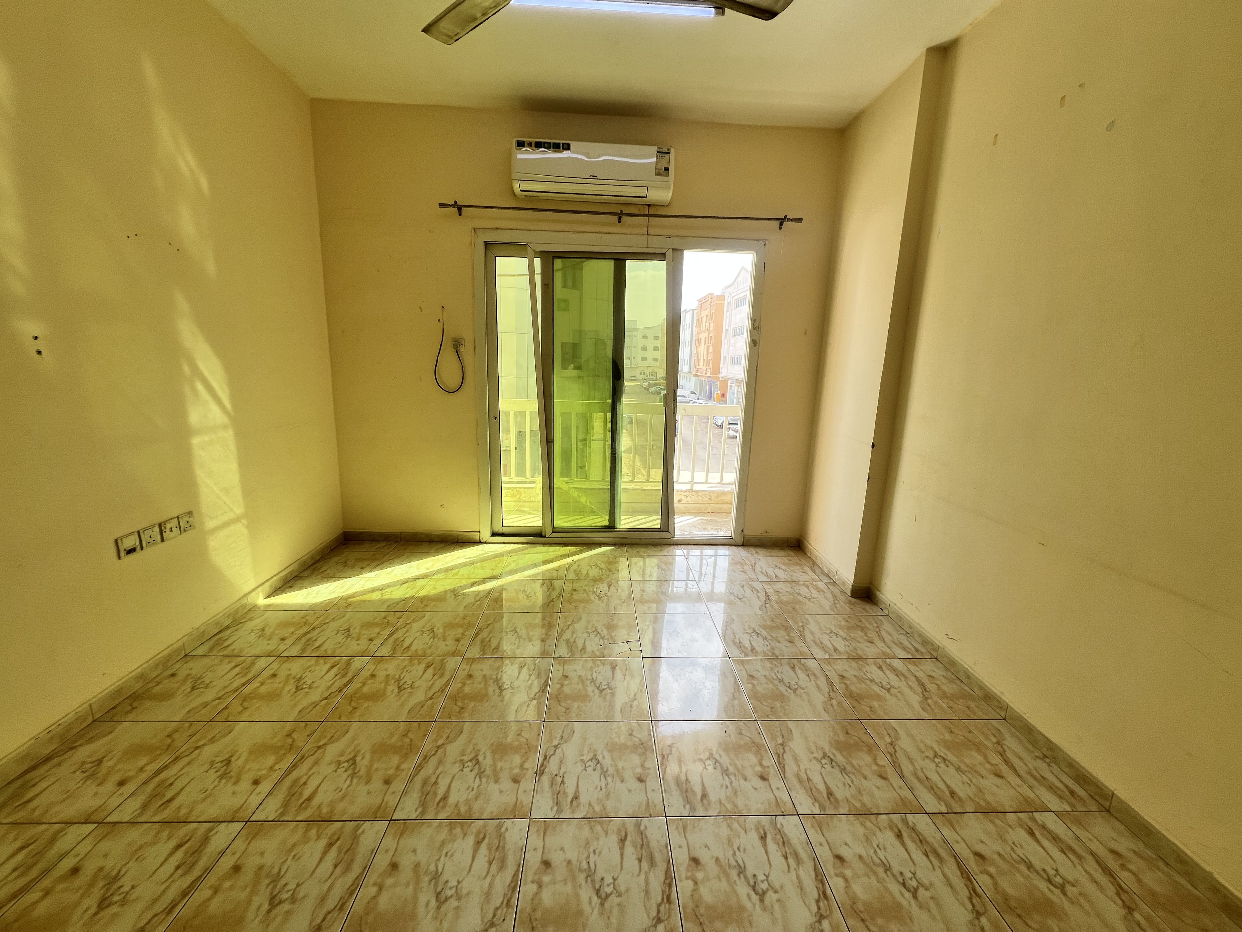 1 BHK APARTMENT FOR FAMILY WITH BALCONY NEAR GALAXY MARKET