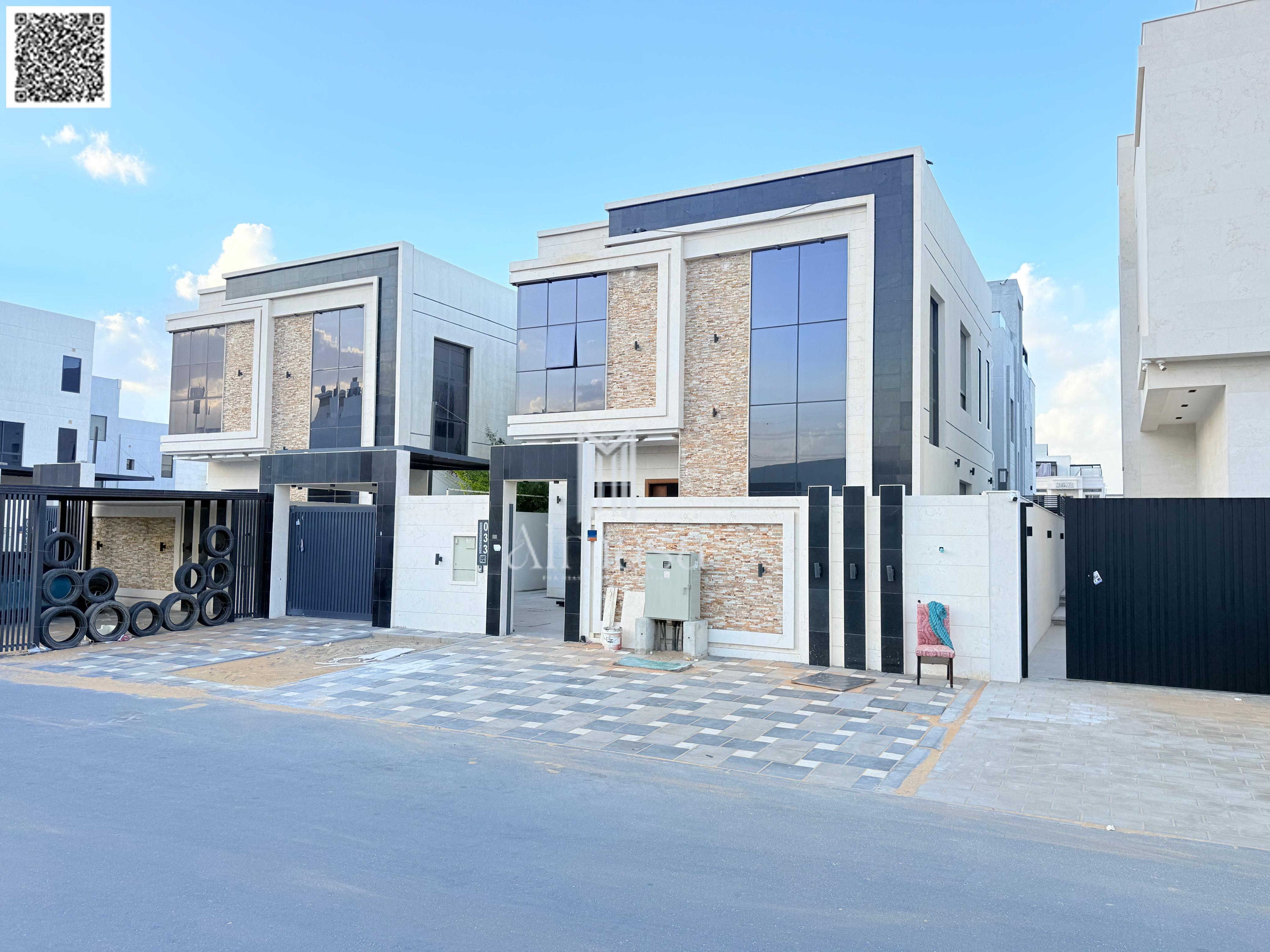 Your golden opportunity to own a luxury villa with a swimming pool in the Al Yasmin area of Ajman. The villa features a spacious courtyard.