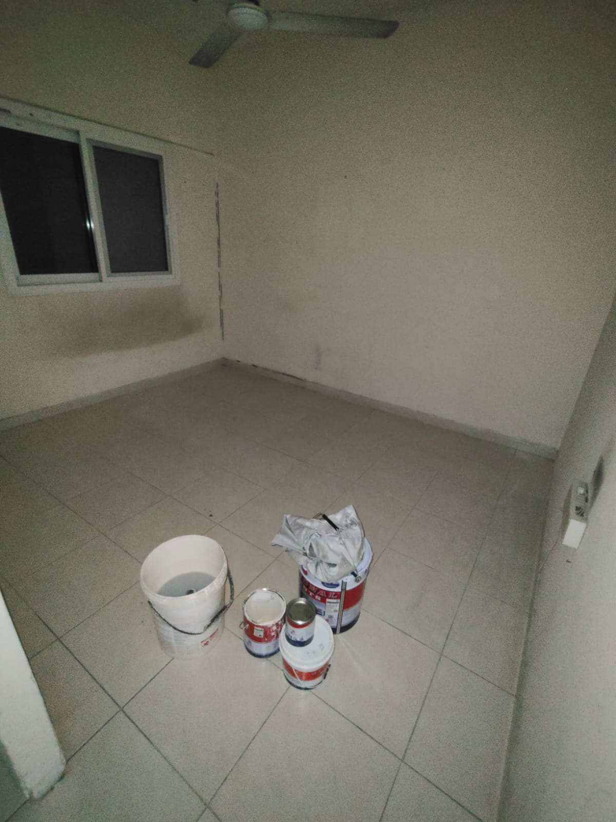 For annual rent in Sharjah, Al Nabaa area: studio with a distributor and bathroom, prime location close to all services.
