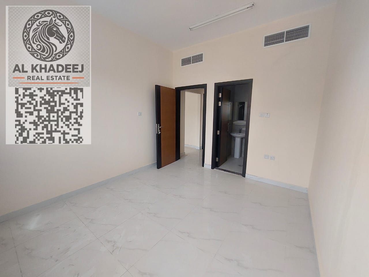 Commercial office in Al Jurf Industrial Area 3 for annual rent
