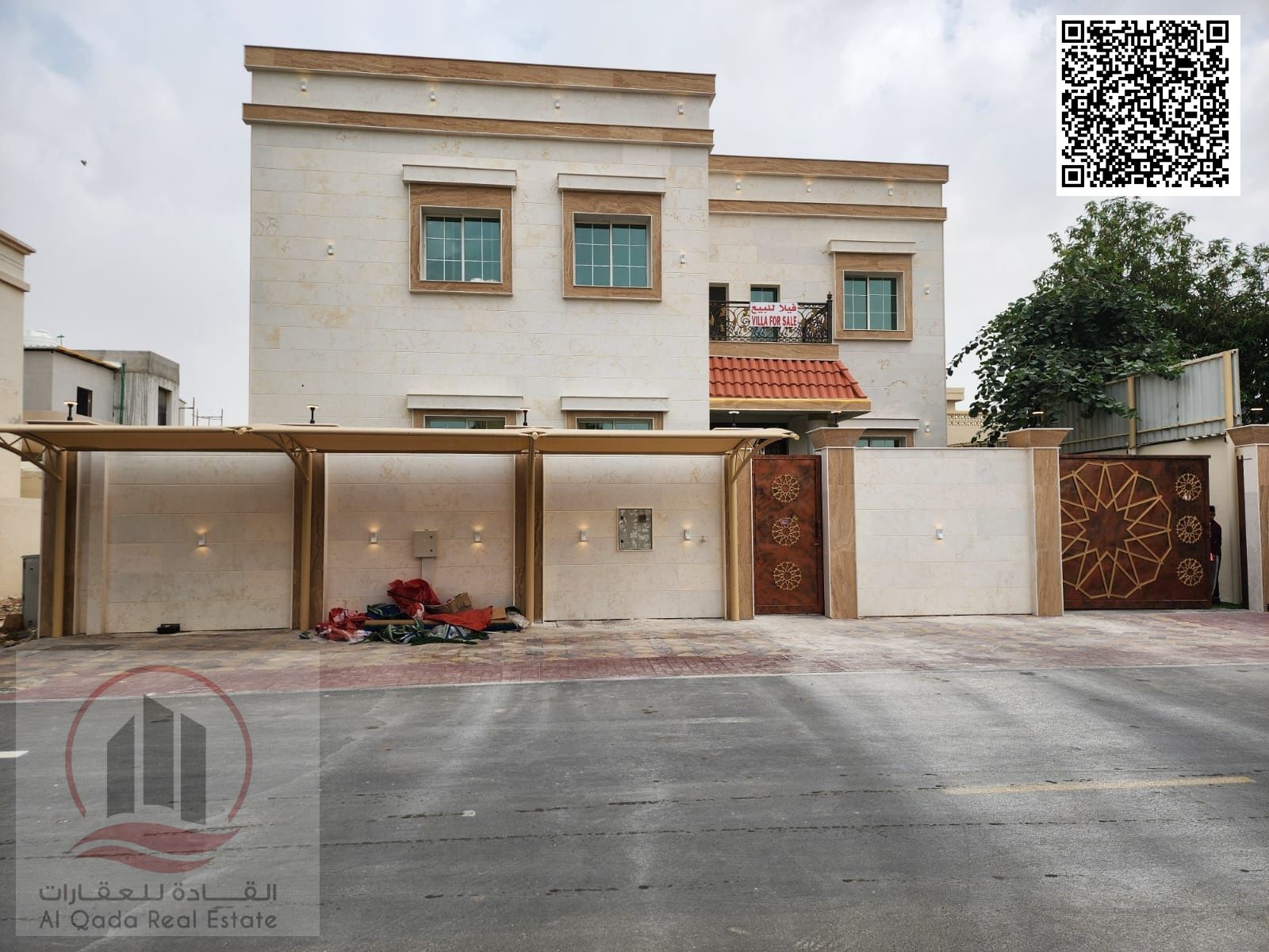 Villa for sale in Al Rawda 3, Ajman. Modern design. The villa includes water, electricity, and air conditioning. 5 master bedrooms