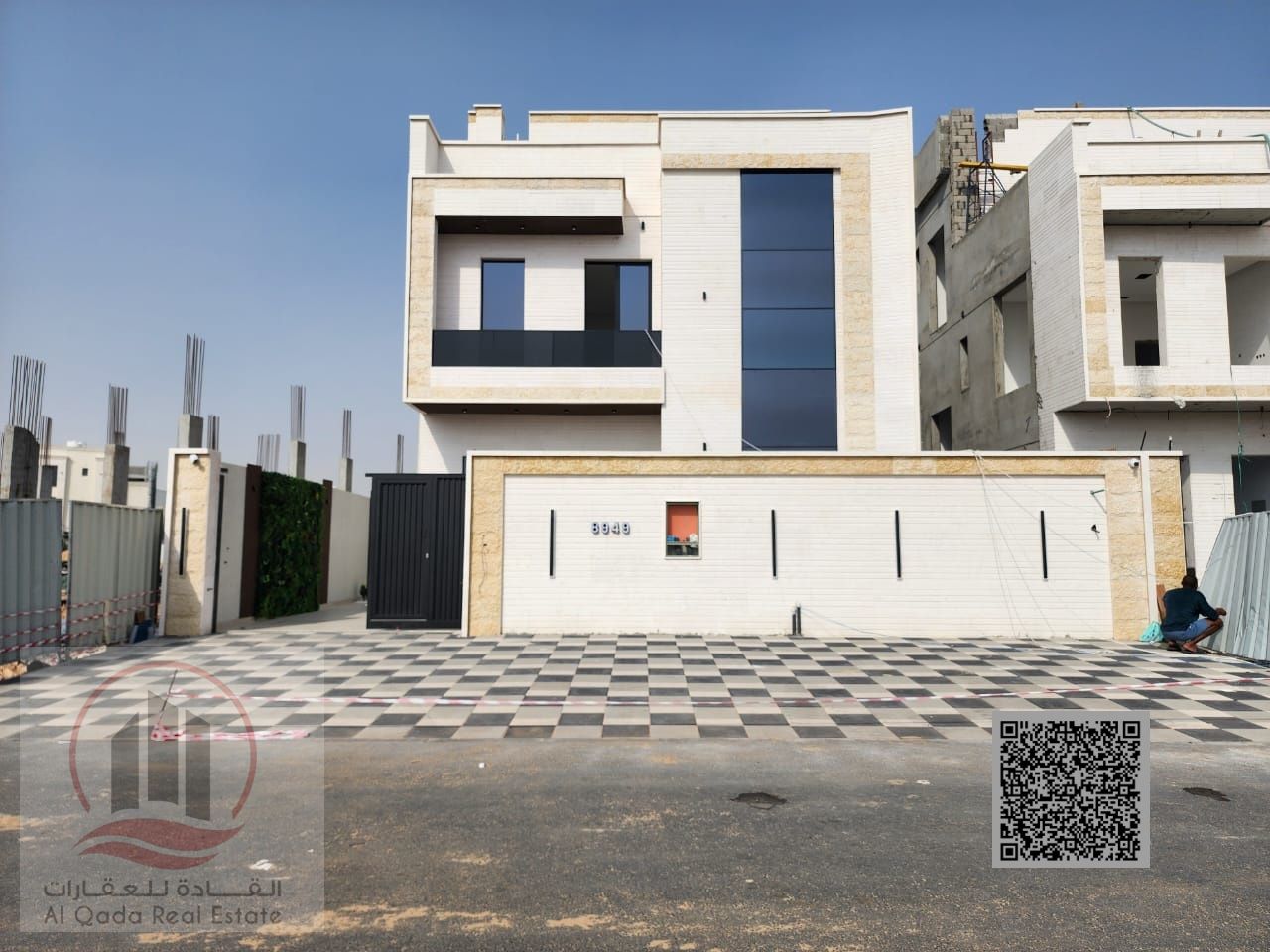 Villa for sale in Ajman, Al Zahia, including registration fees. 5 bedrooms, living room, majlis, and maid's room. Freehold ownership for all nationali