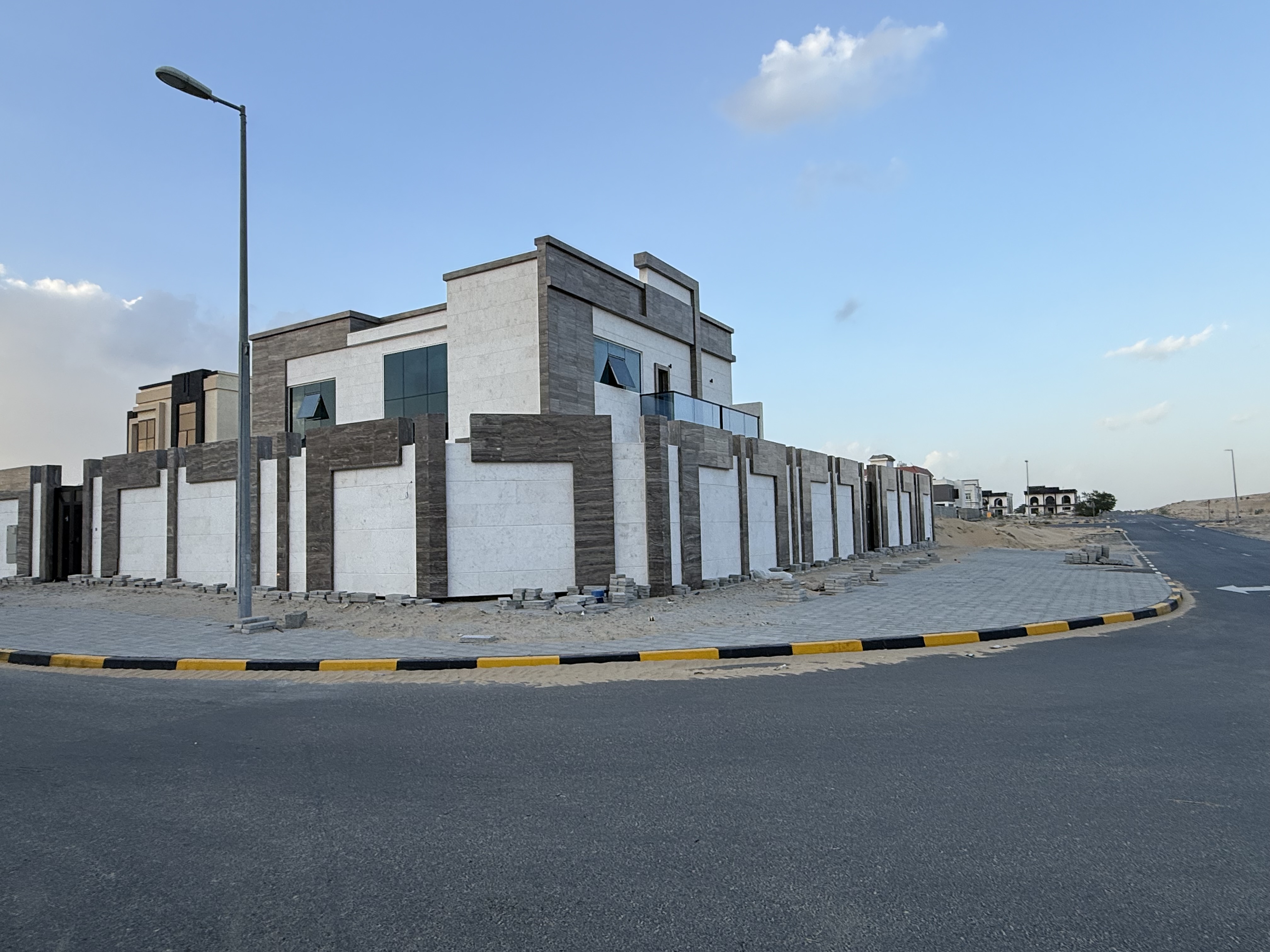 Luxury corner villa for sale in Al Hooshi