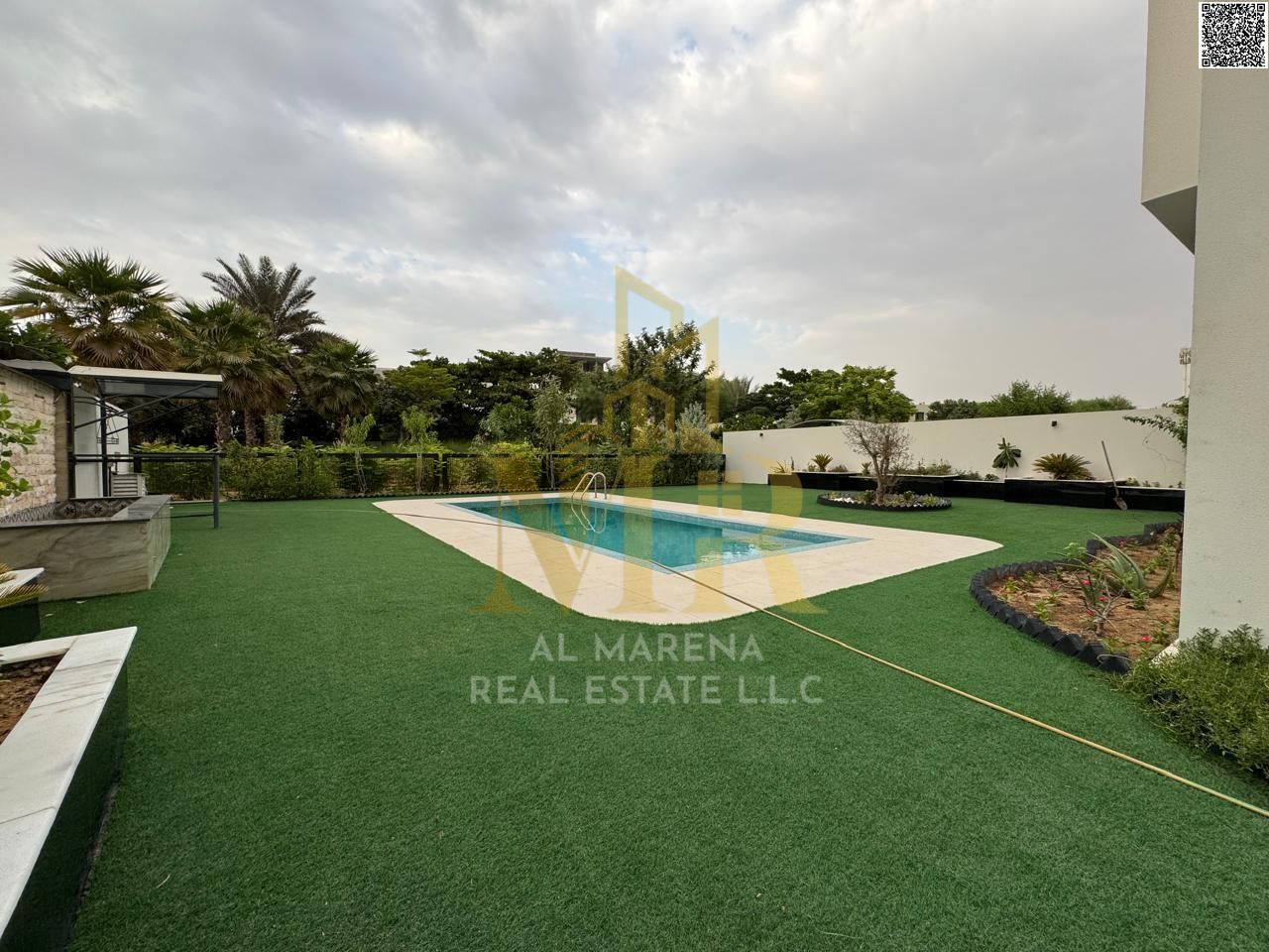 Luxury super deluxe villa for sale in Al Zorah area, Ajman, price includes electricity, water and air conditioning