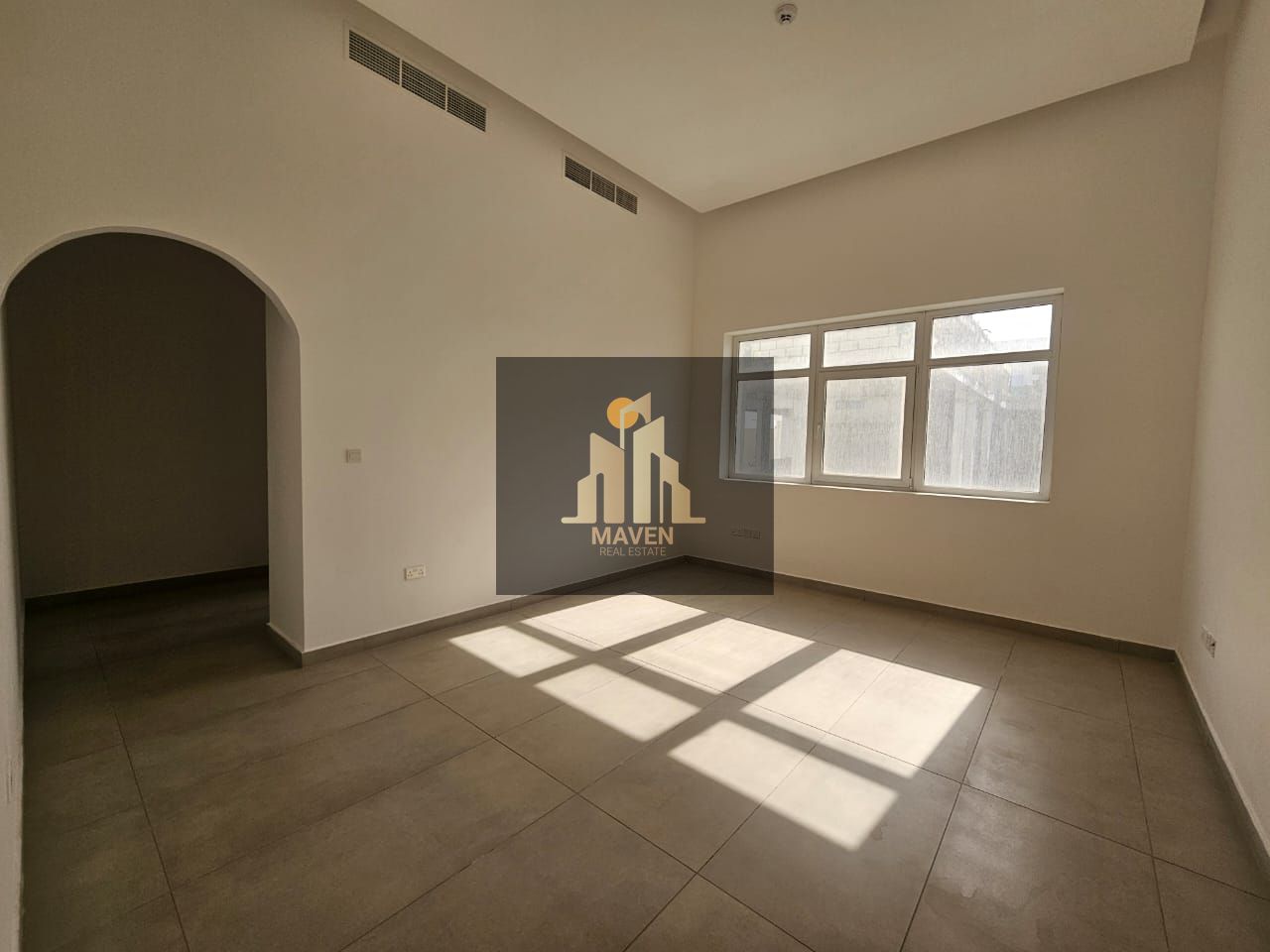 5 bed room villa available for rent in Mohammed BinZayed City