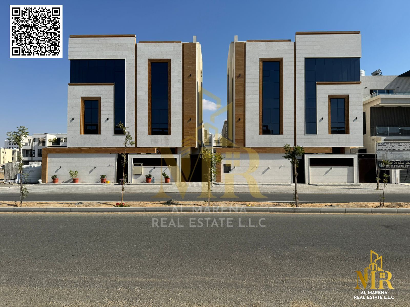 Direct from the owner, villa in a prime location with two floors and roof, featuring 7 master bedrooms and an elevator, spacious layout, high-quality