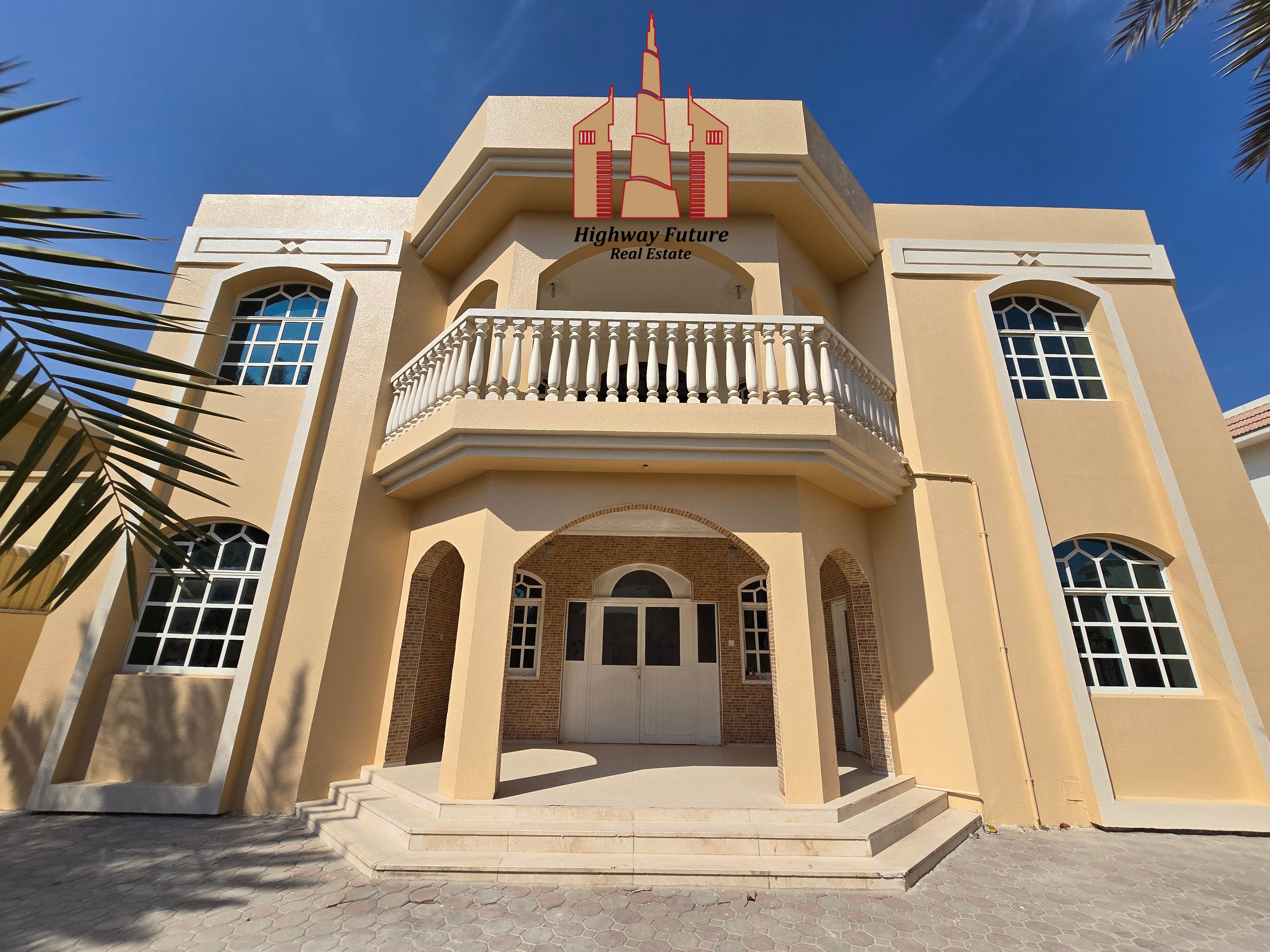 Like new neat and clean 9 bedroom villa for sale 2 hall Majlis Maid room balcony dining area just 2.5m