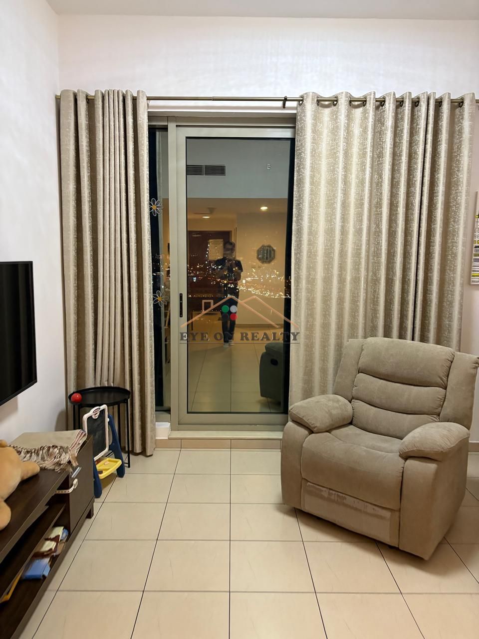 Modern Living | High Floor | Vacant I Great Investment Potential