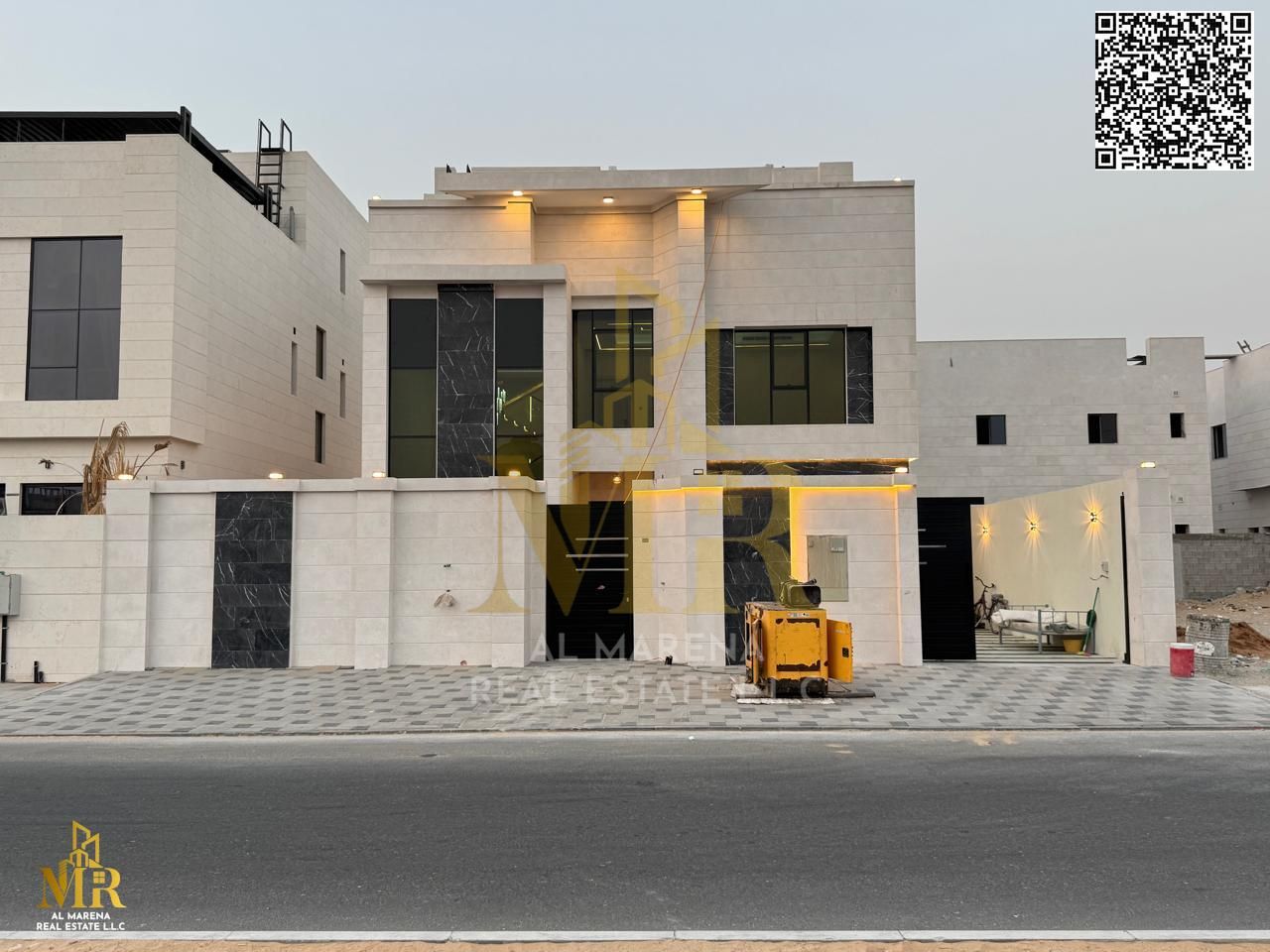 Villa in a prime location on a 4,350 sq ft plot, two floors and roof with a modern spacious design, featuring 8 master bedrooms, high-quality finishes