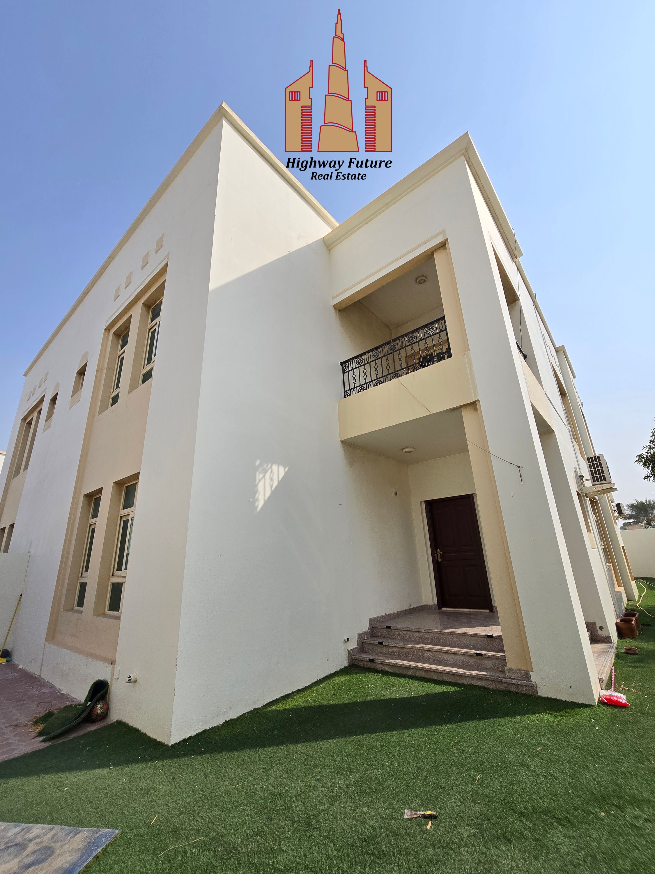 Like new neat and clean 4 bedroom villa 2 big hall 2 balcony parking maid room near Park just 120k