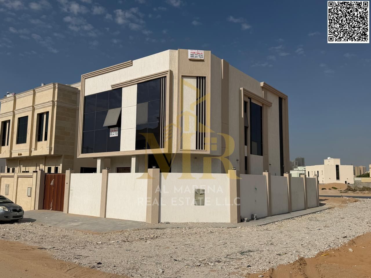 Luxury corner villa in Al Yasmin, 4 master bedrooms, all services included, ready to move in