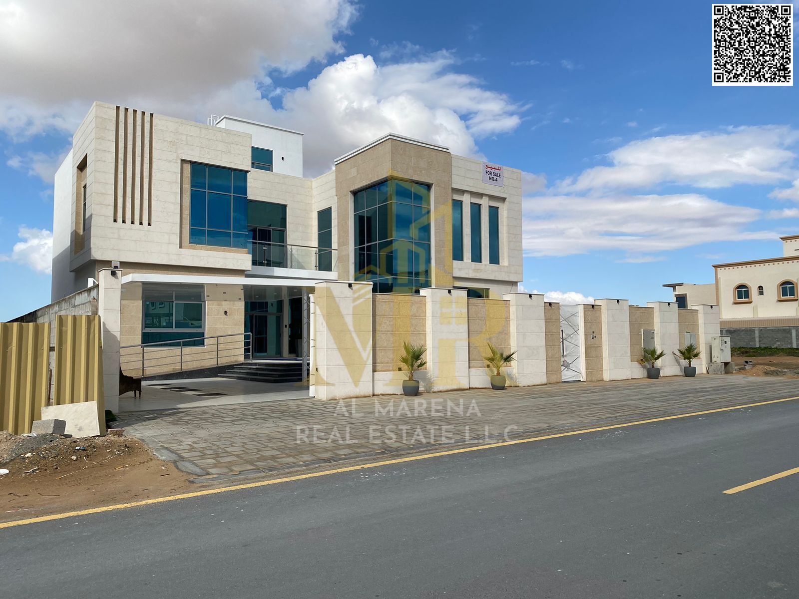 Luxury villa with pool and garden in Al Yasmin | 6 master bedrooms on 6200 sq ft