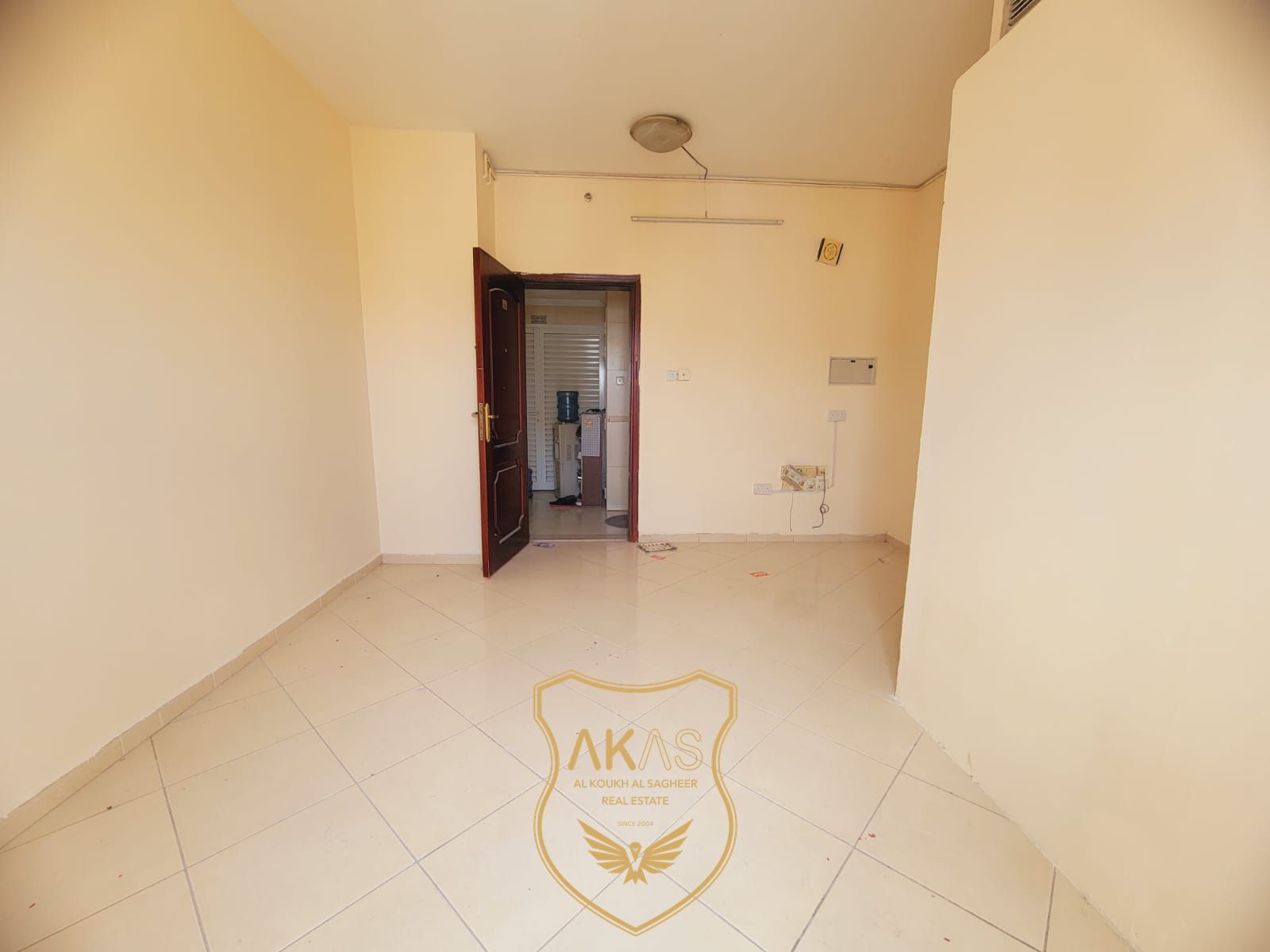 HOT OFFER STUDIO AVAILABLE FAMILY BUILDING 17k