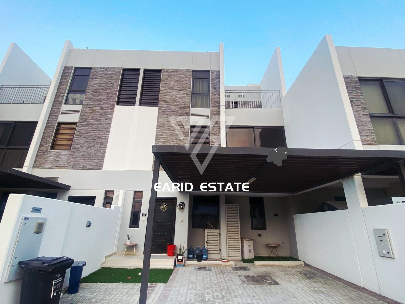 SINGLE ROW | UNFURNISHED | 5+MAID| SPACIOUS LAYOUT
