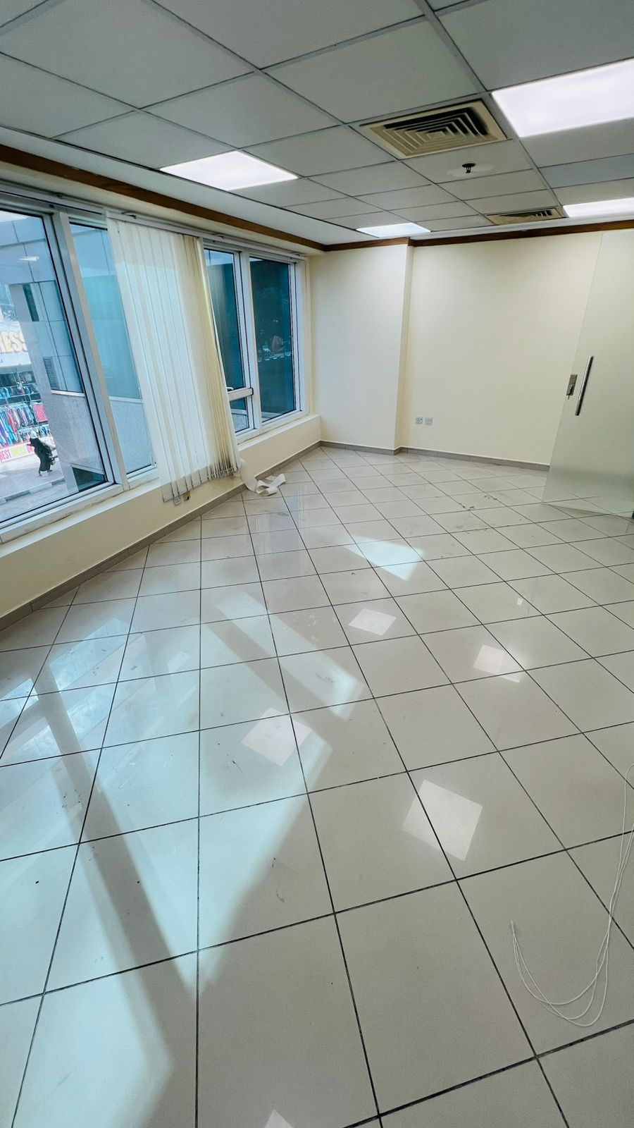 Fully Fitted Office ! Open View ! High Quality ! Near Metro ! Call Now