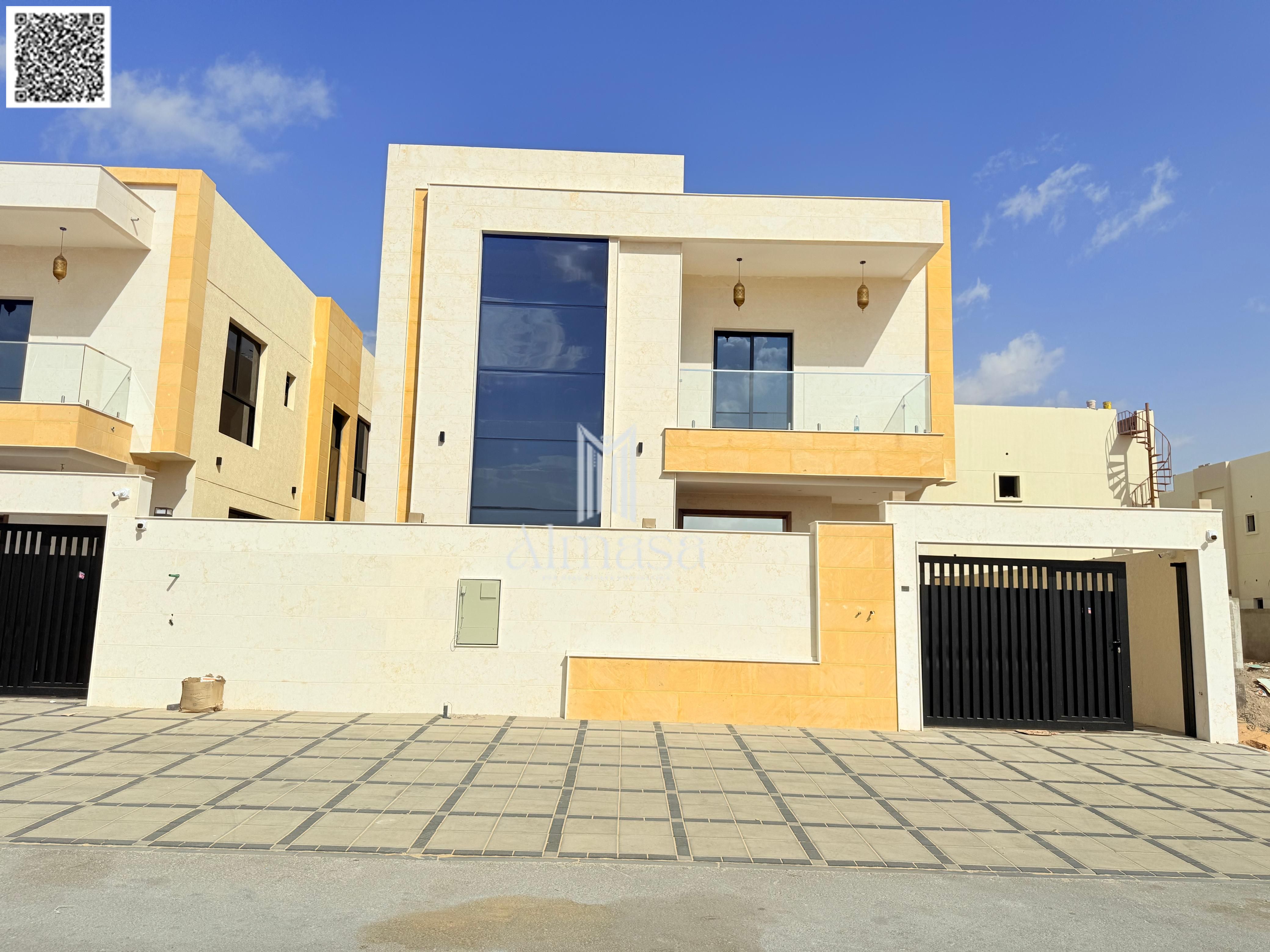 For sale: A villa near the mosque, one of the most luxurious villas. It features a very luxurious design and finishes, in addition to spacious areas.