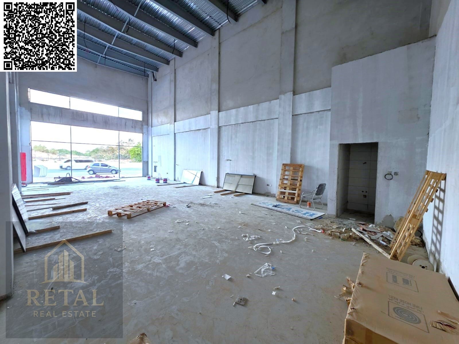 27 kW power supply showroom, new complex on the main street, suitable for all purposes