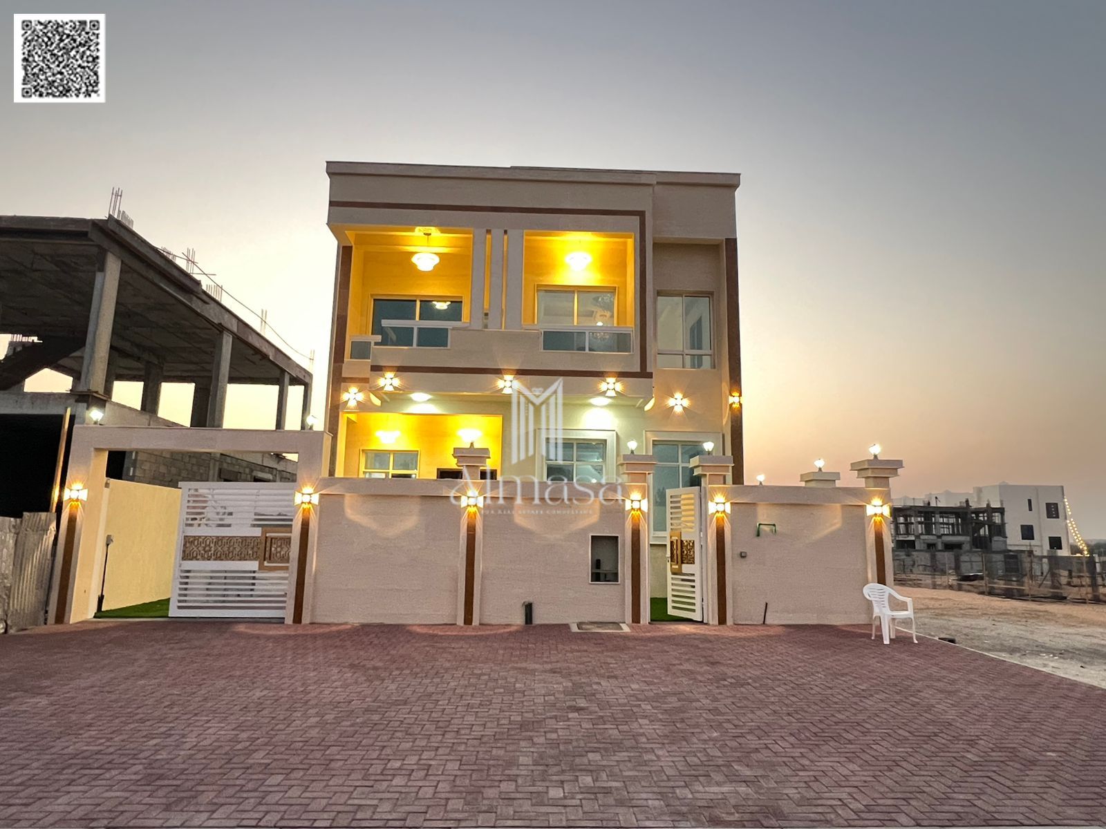 Villa for sale in Al Helio 2 area – Ajman, including registration and ownership fees. Land area: 3014 sq ft, on a main street, close to all services.