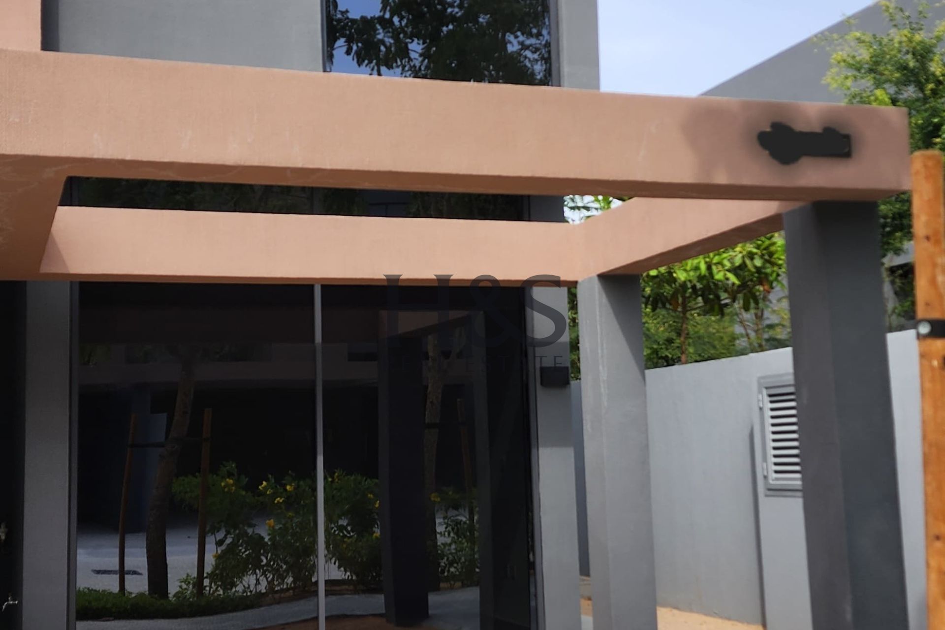 Luxury Corner 4BR Townhouse | Forest-View | Green Lifestyle