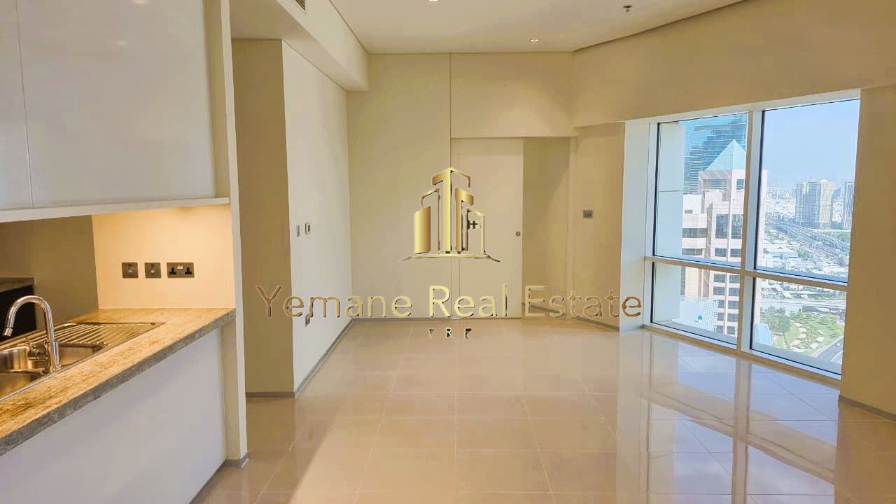 Near Metro / Unfurnished / Prime Location