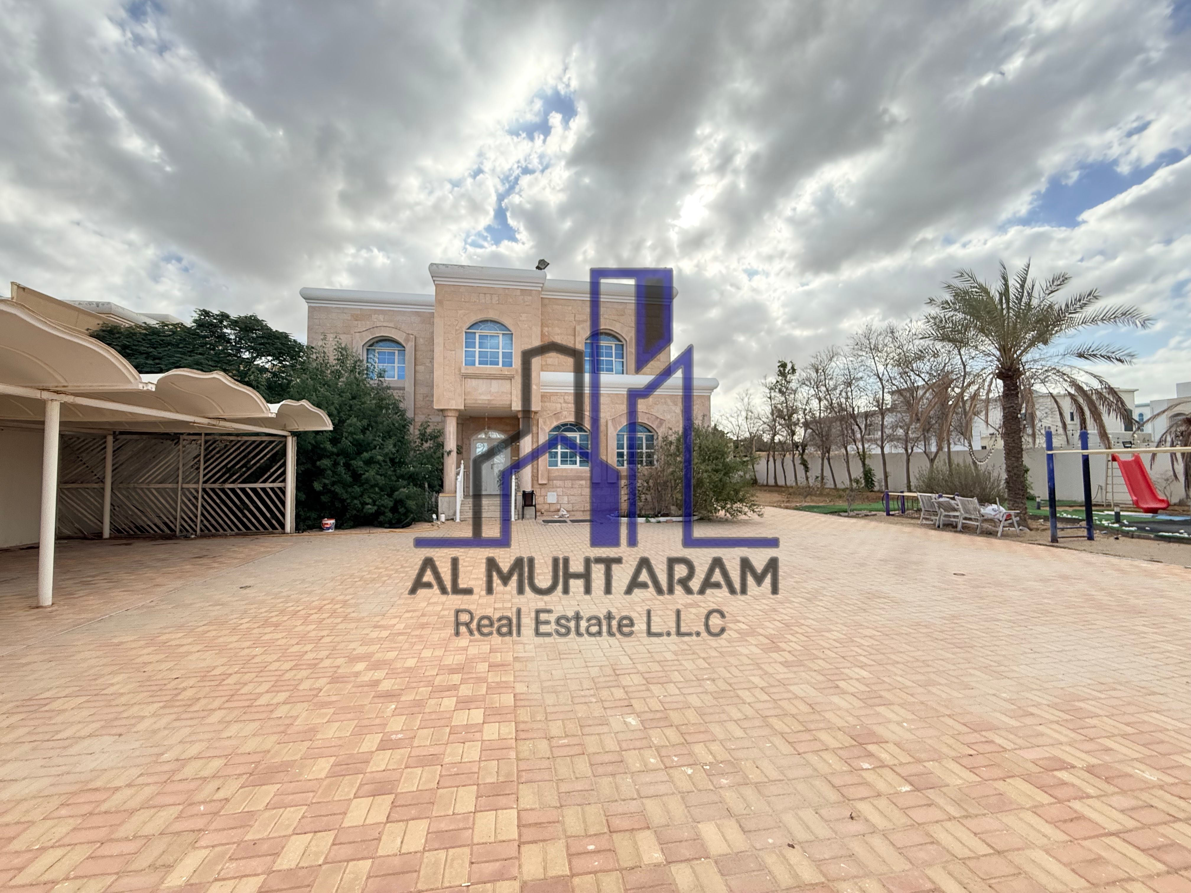 Spacious 4BR Villah For Rent Al Noof 2 With Garden With Balcony