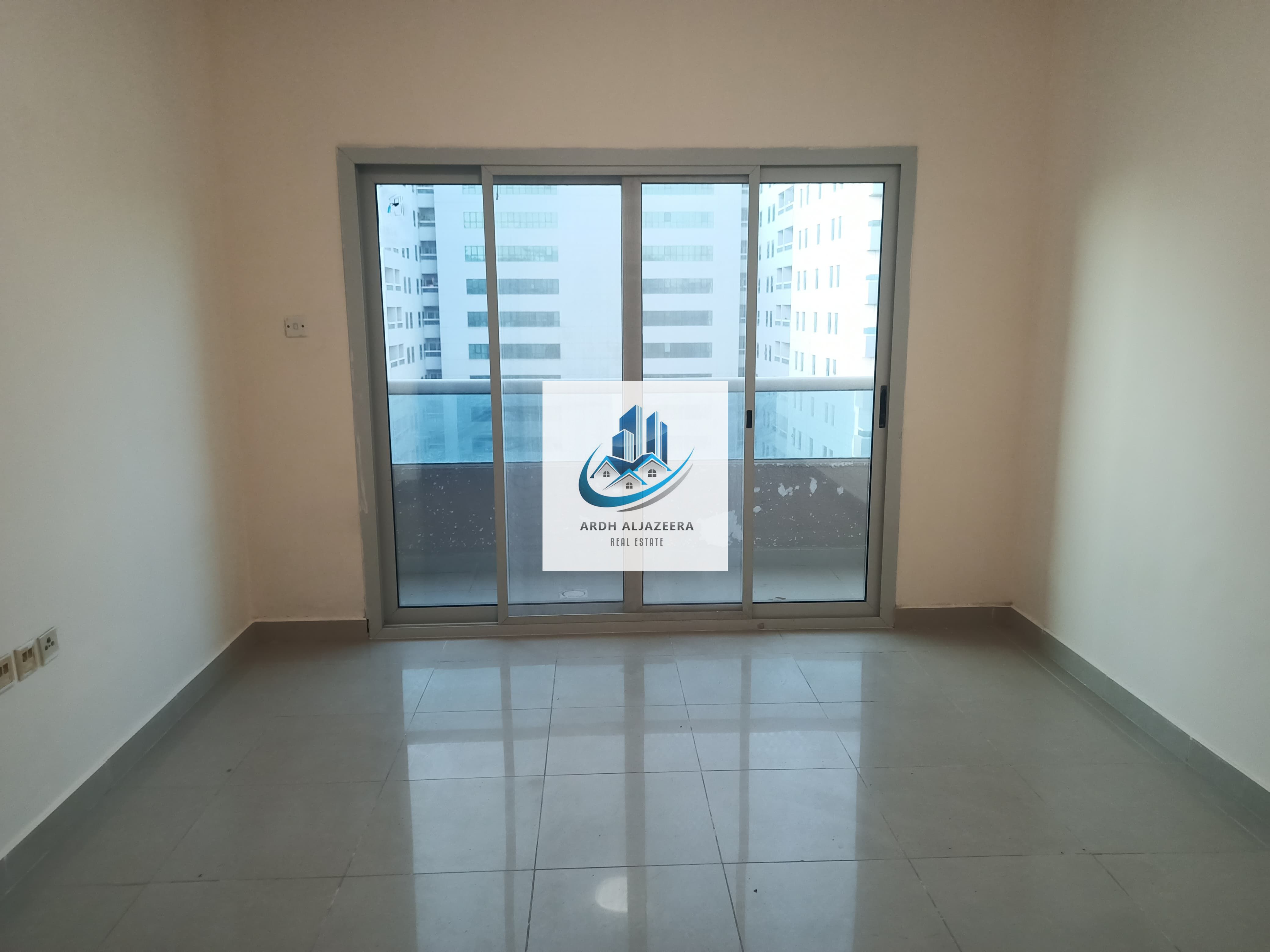 2bhk 41k with balcony al Nahda Sharjah Call adnan