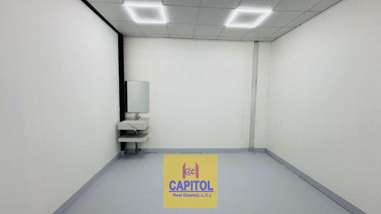 STORAGE WAREHOUSE ON GROUND FLOOR WITH PERSONAL WASHROOM
