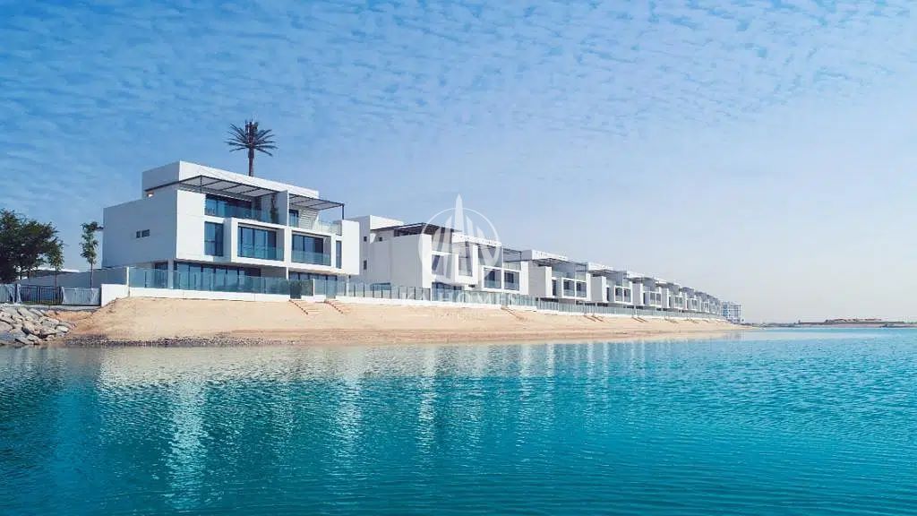 Independent 5-Bedroom Villa / Near Handover / Flexible Payment Plan / Multiple Views