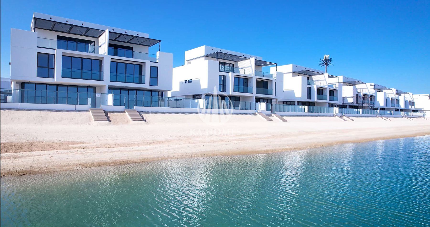 Pay 50% down and receive a ready-to-move-in villa on the beach, with the remainder payable in installments over 15 months.