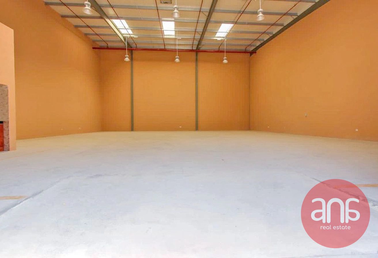 SECURE ACCESS | SPACIOUS WAREHOUSE