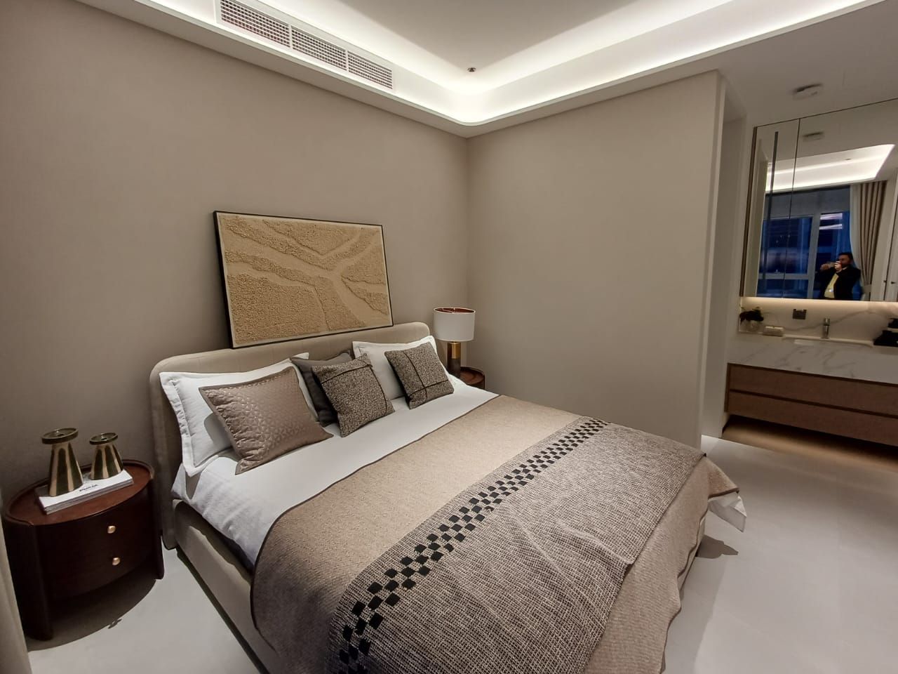 Modren 1 Bedroom + Study room for Sale | CBD 26, International City|