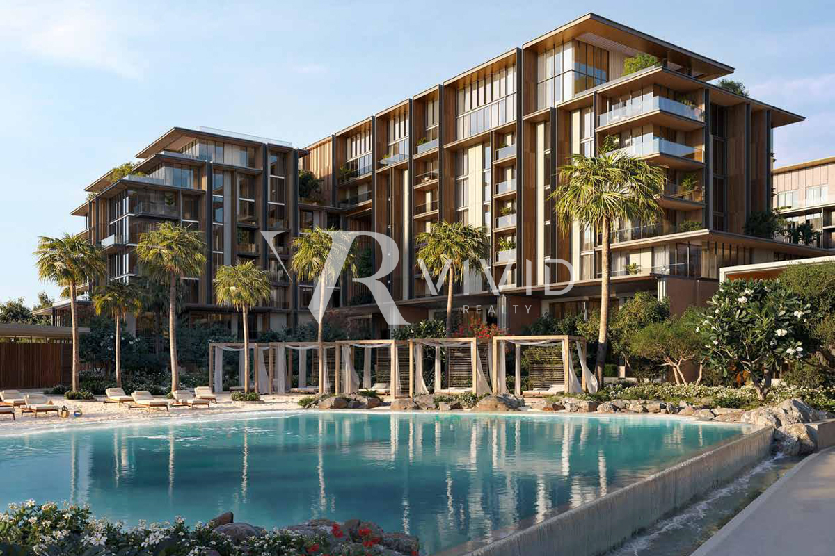 Panoramic Boulevard View | Corner Unit | Low Floor
