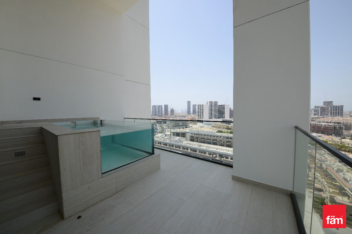Corner Unit | Open View | Stunning View