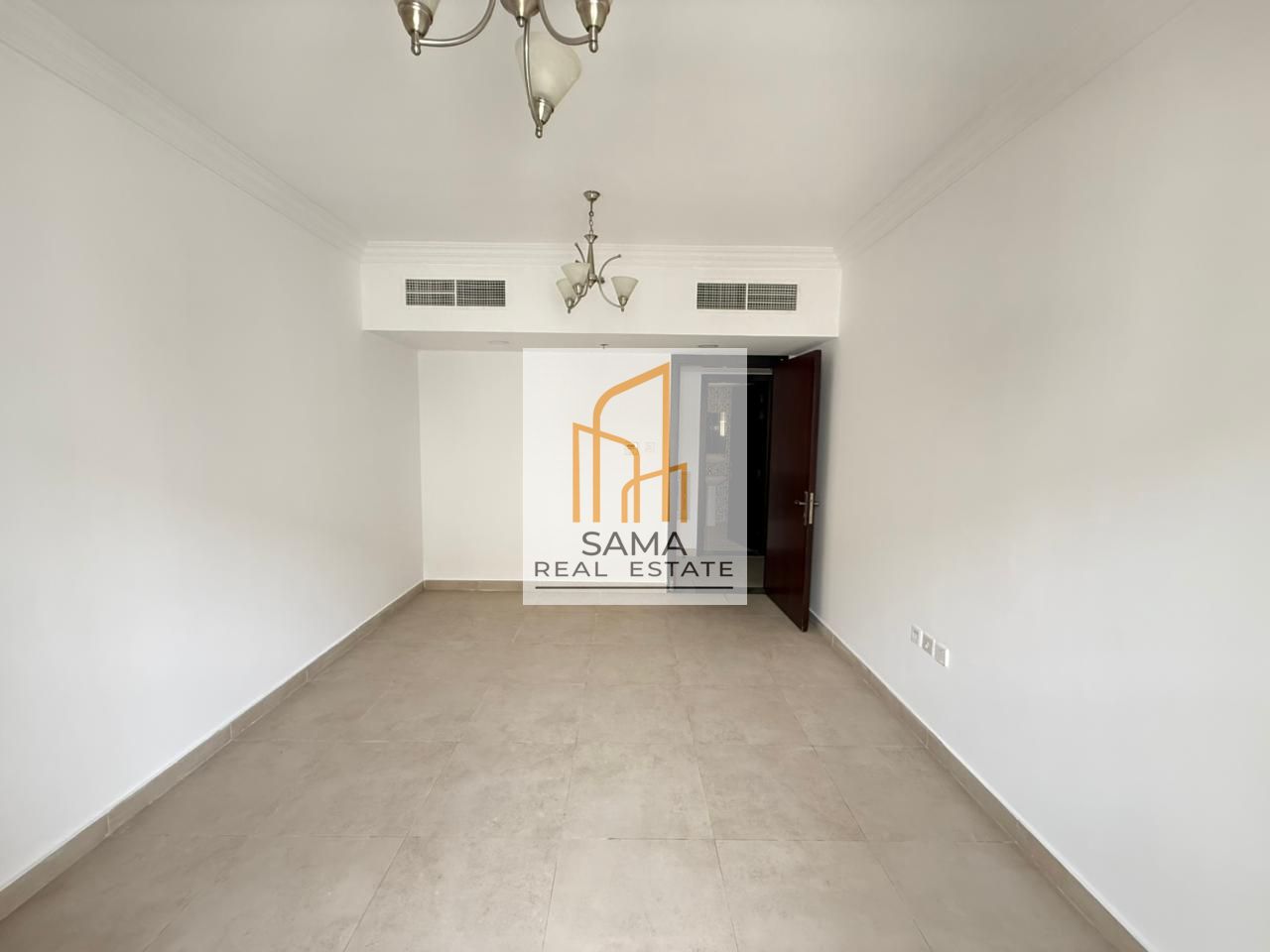 2bhk with parking available for family r49