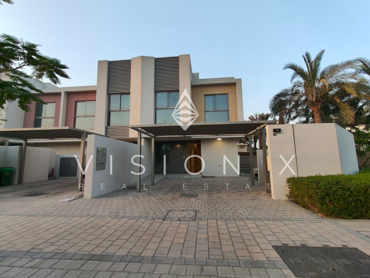 Stylish Townhouse | Prime Location | Close to Amenities