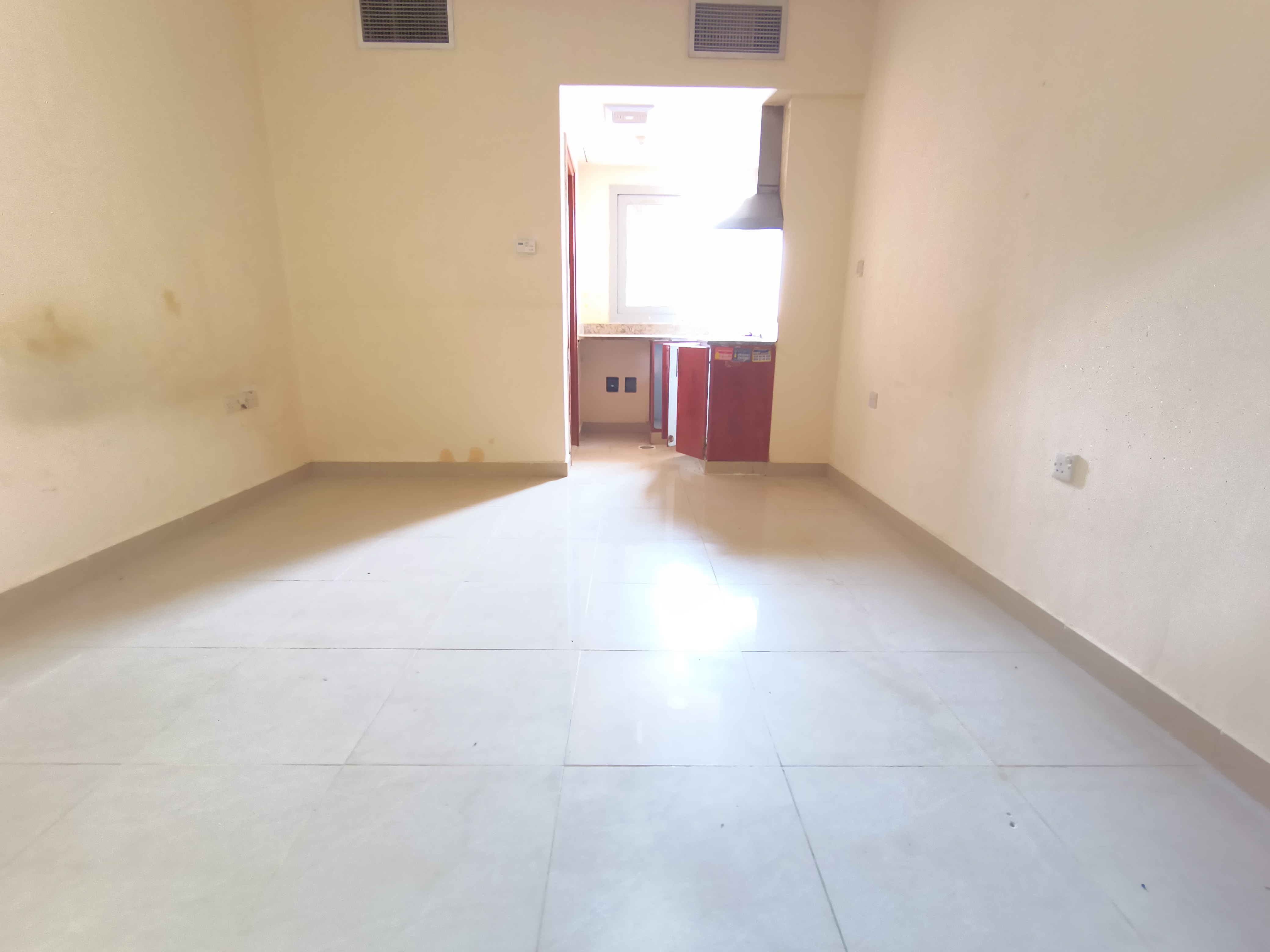 BIG STUDIO SEPARATE KITCHEN READY TO MOVE CLOSE TO EMBASSADOR SCHOOL FOR FAMILIES ONLY 20K